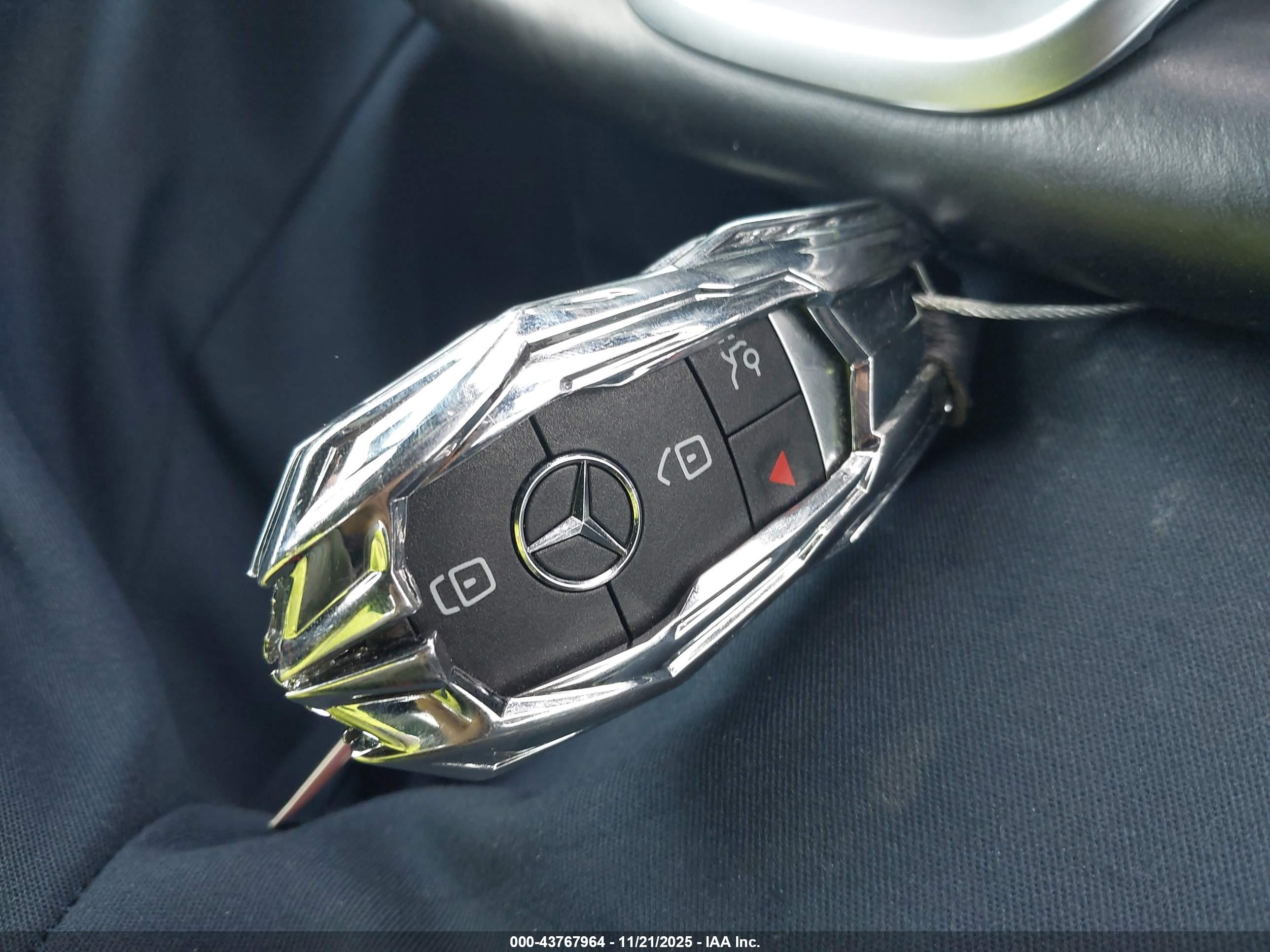MERCEDES-BENZ A image 11