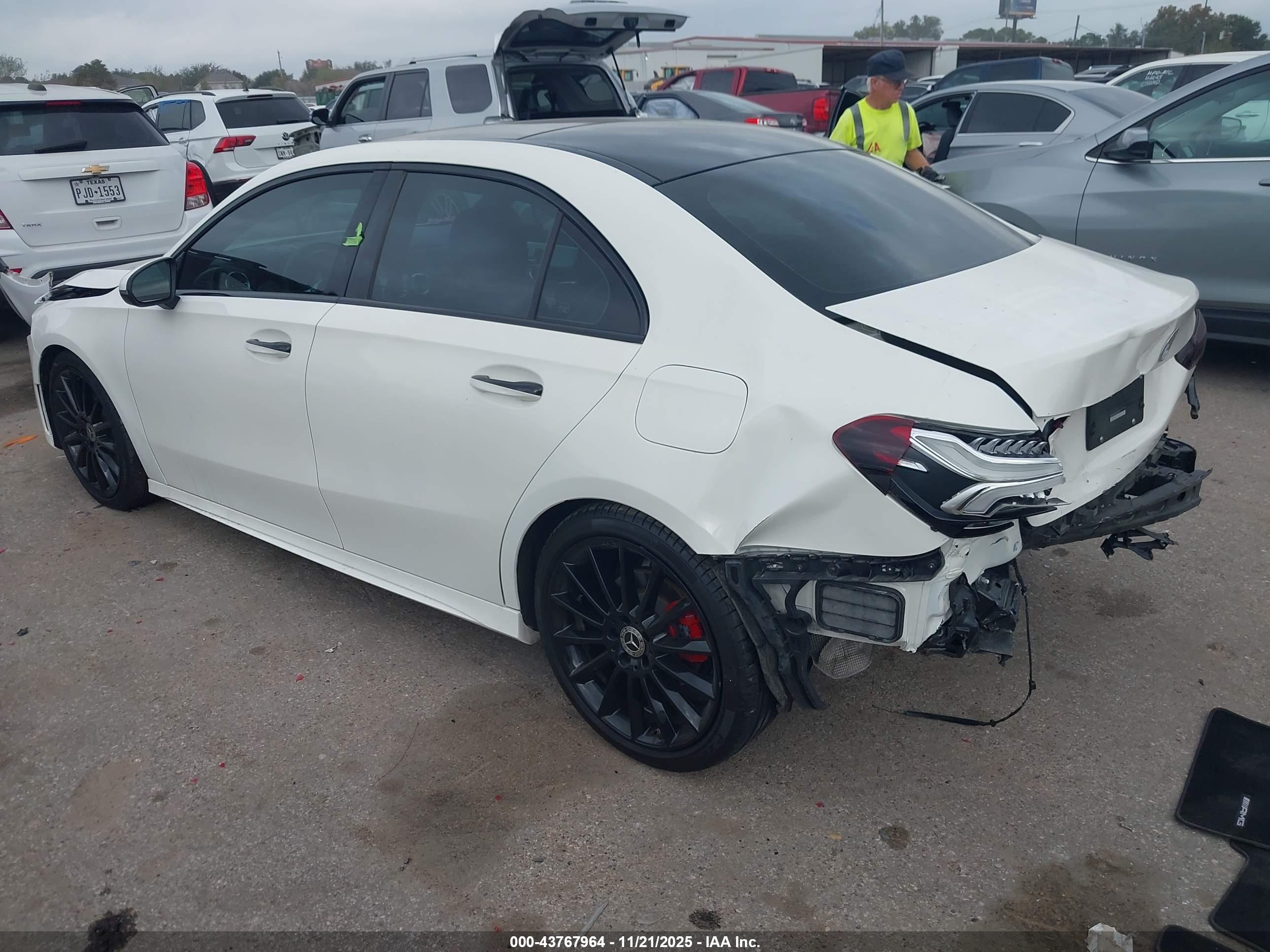 MERCEDES-BENZ A image 3