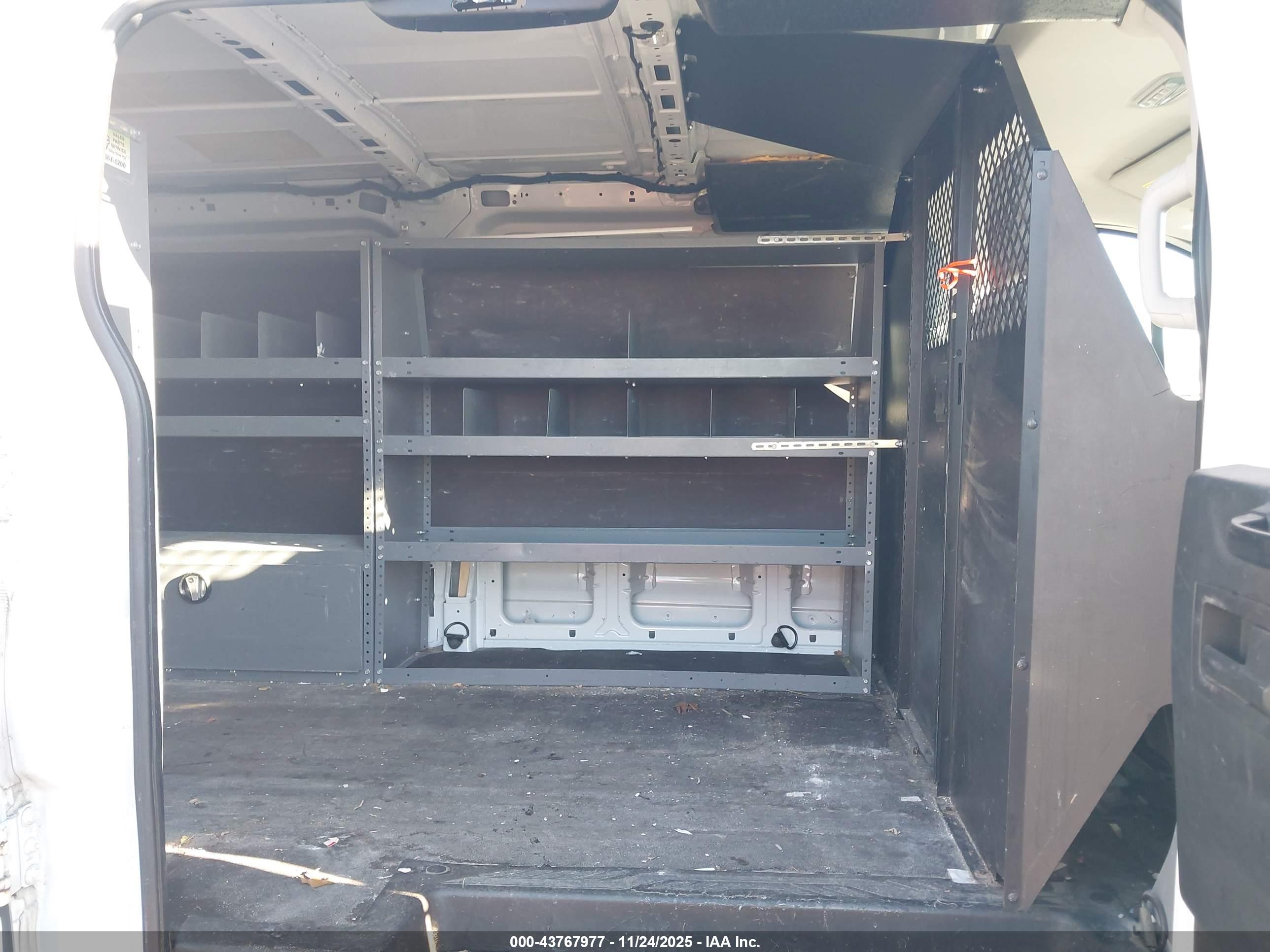FORD TRANSIT-250 image 8