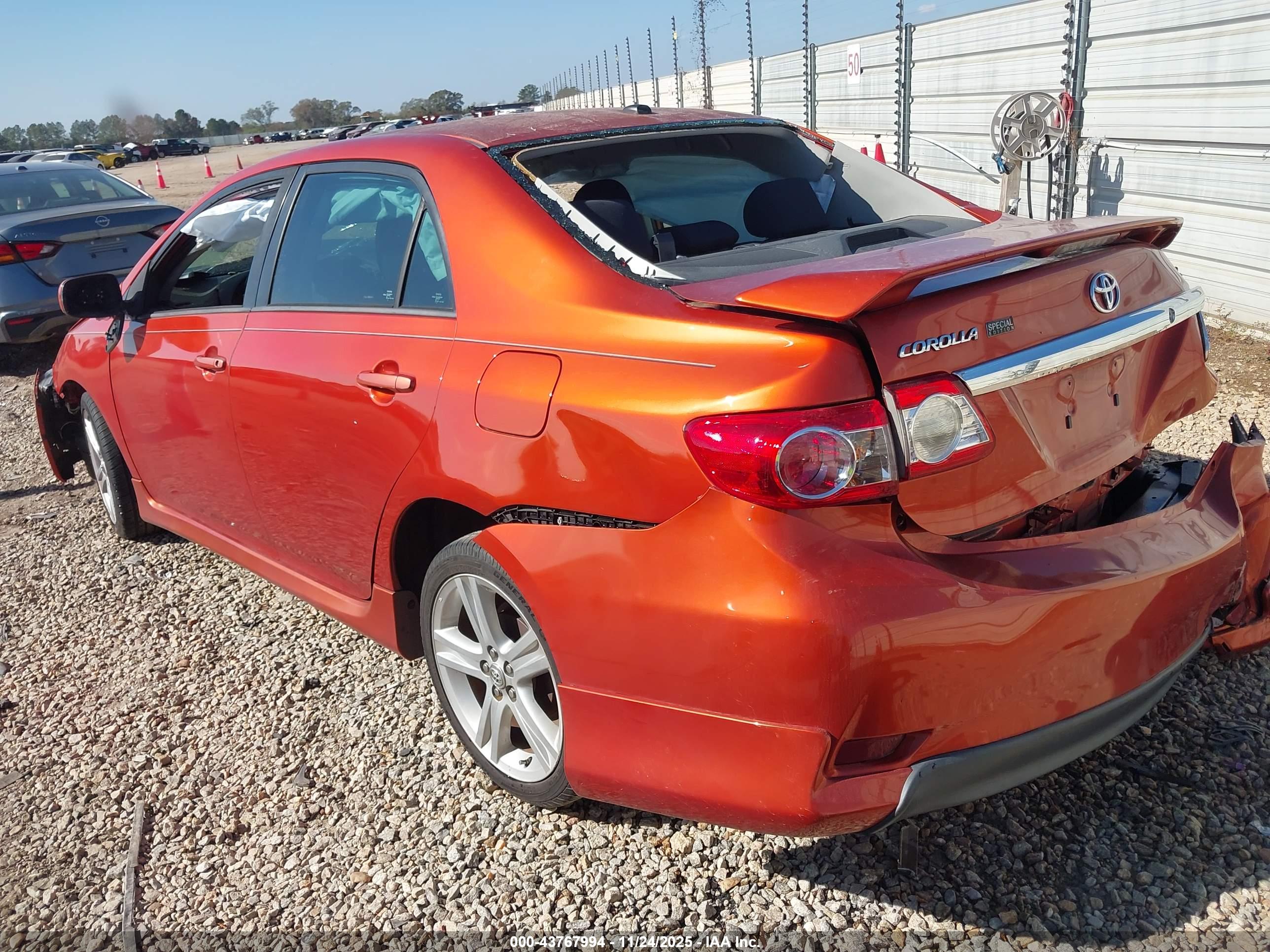 TOYOTA COROLLA image 3