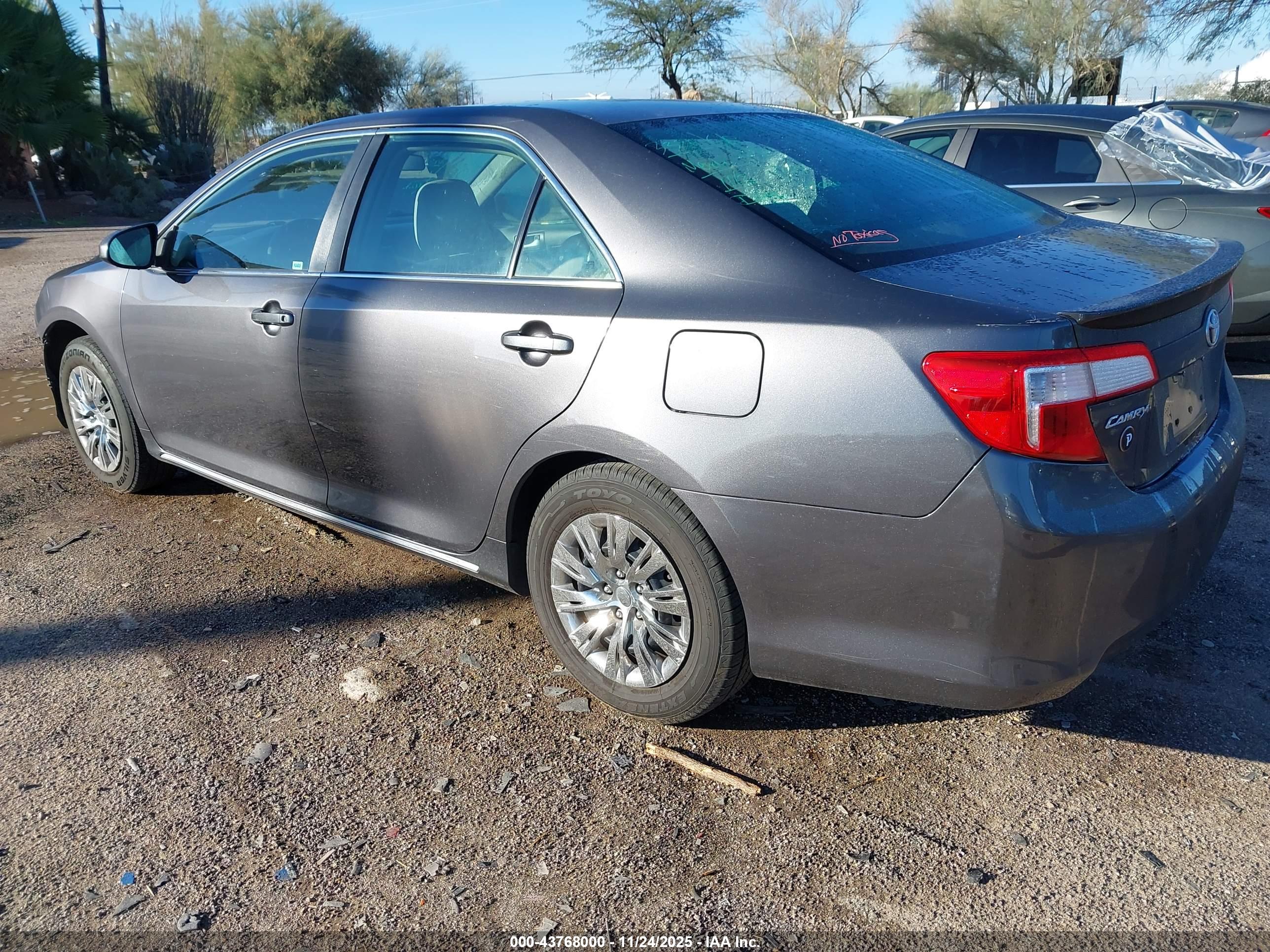 TOYOTA CAMRY image 3