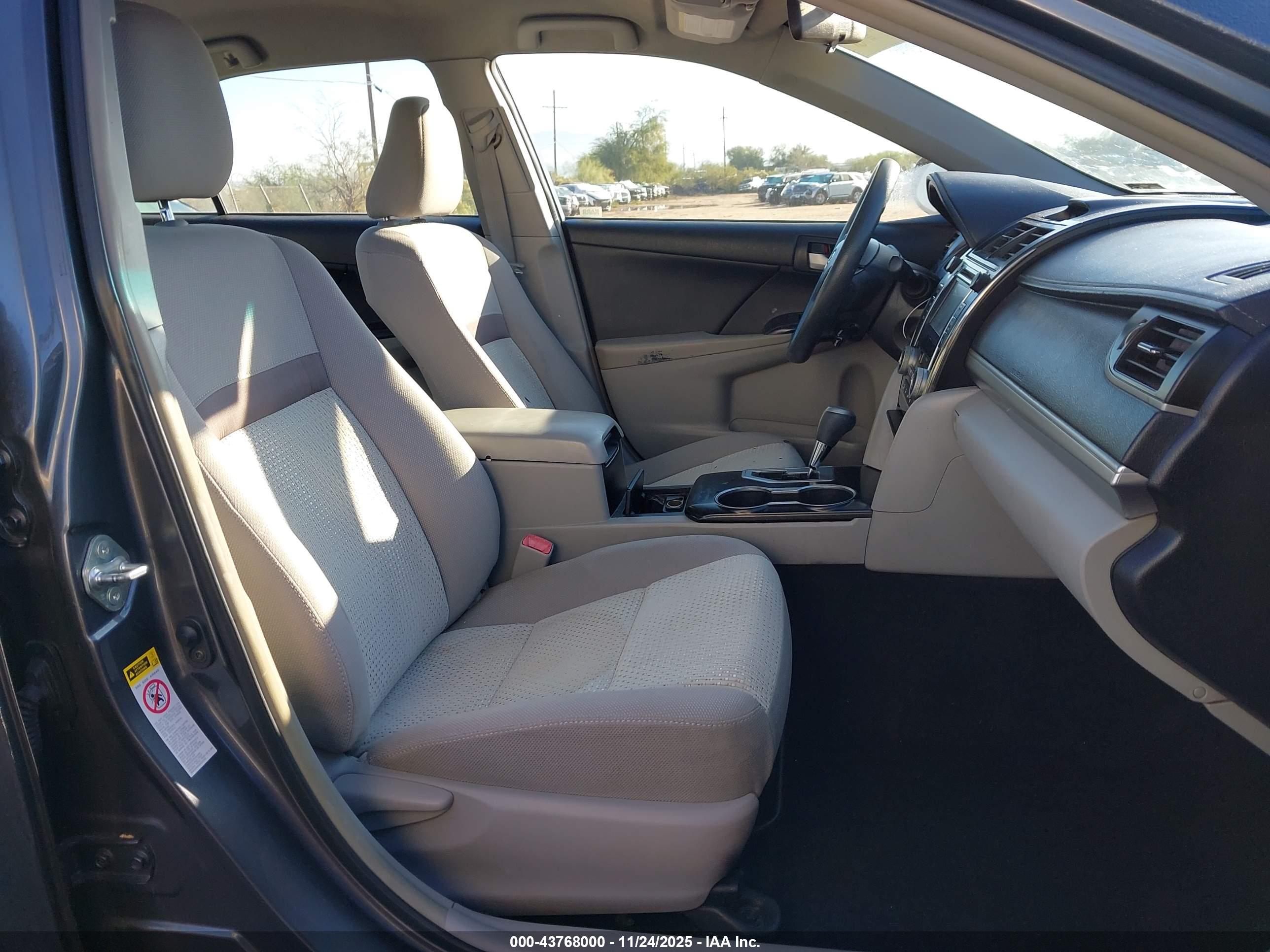 TOYOTA CAMRY image 5