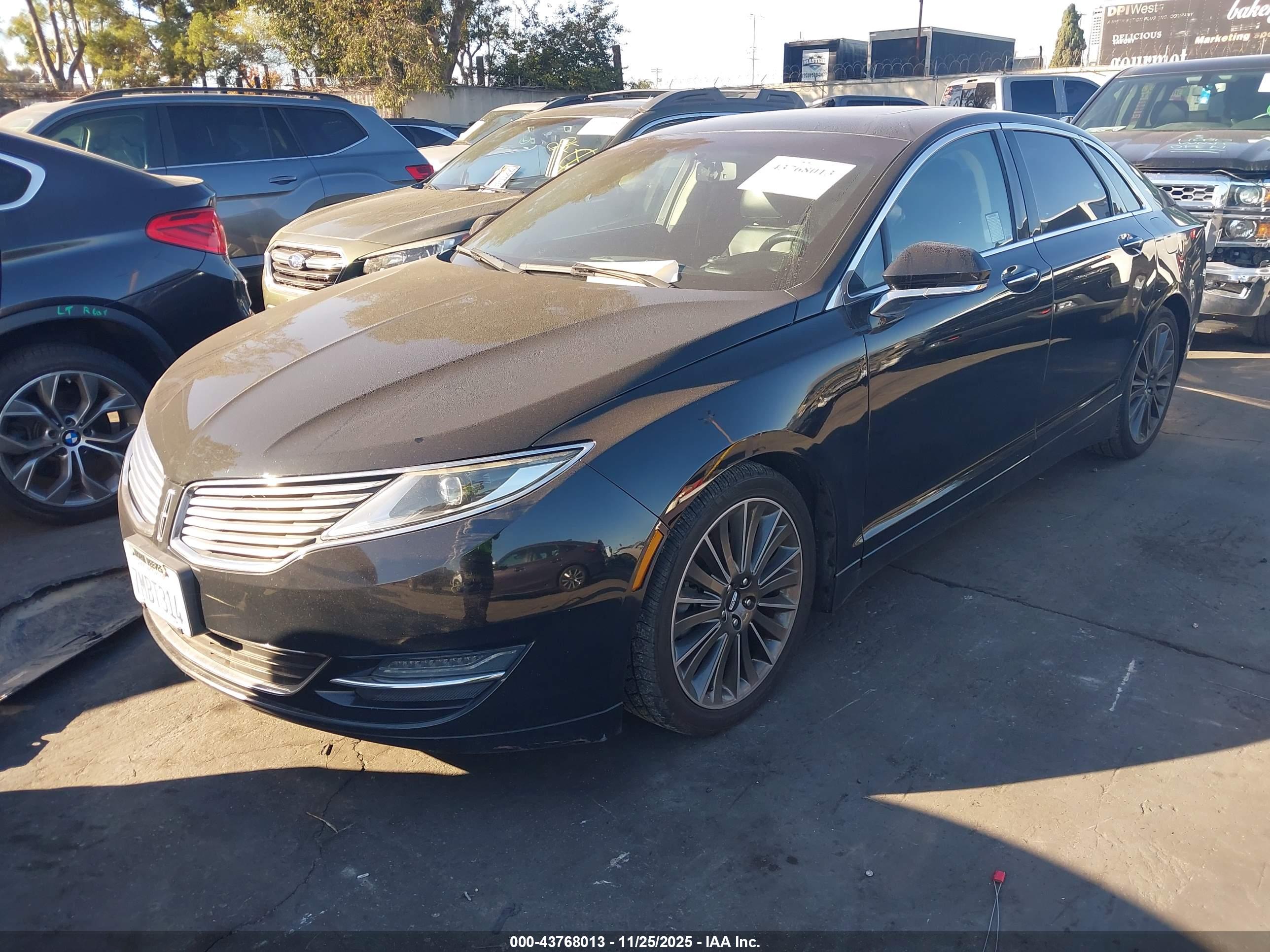 LINCOLN MKZ image 2