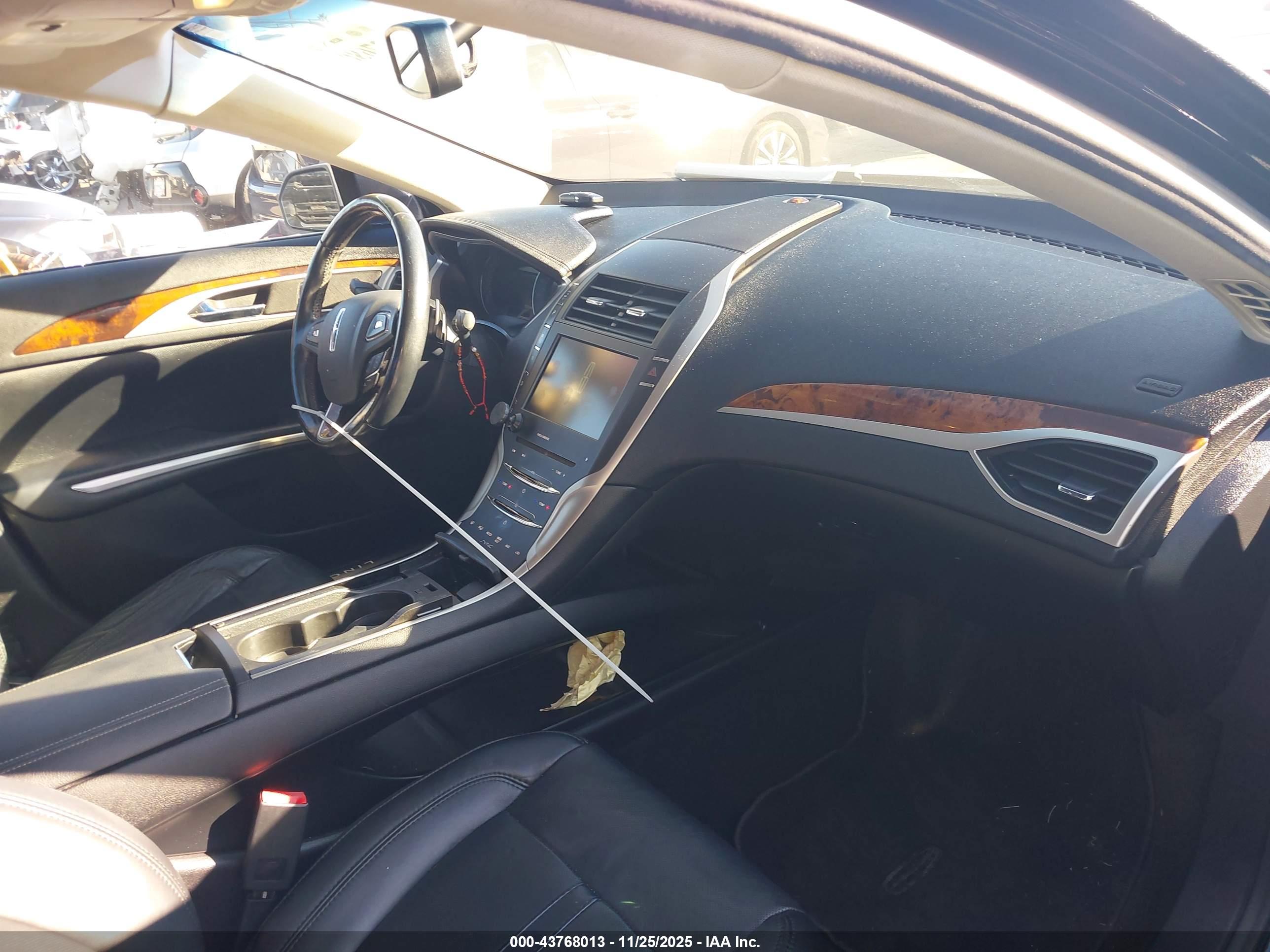 LINCOLN MKZ image 5