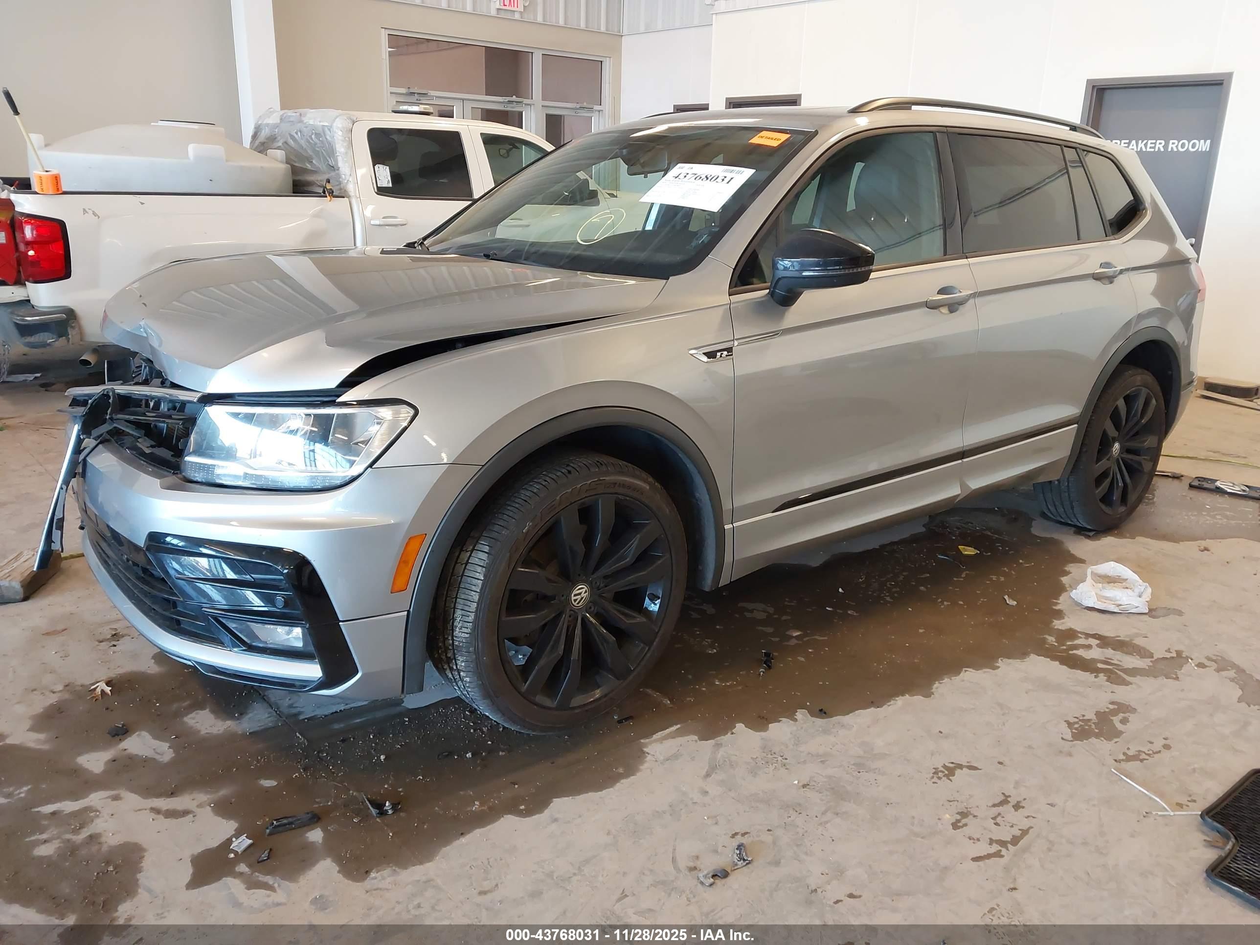 VOLKSWAGEN TIGUAN image 2