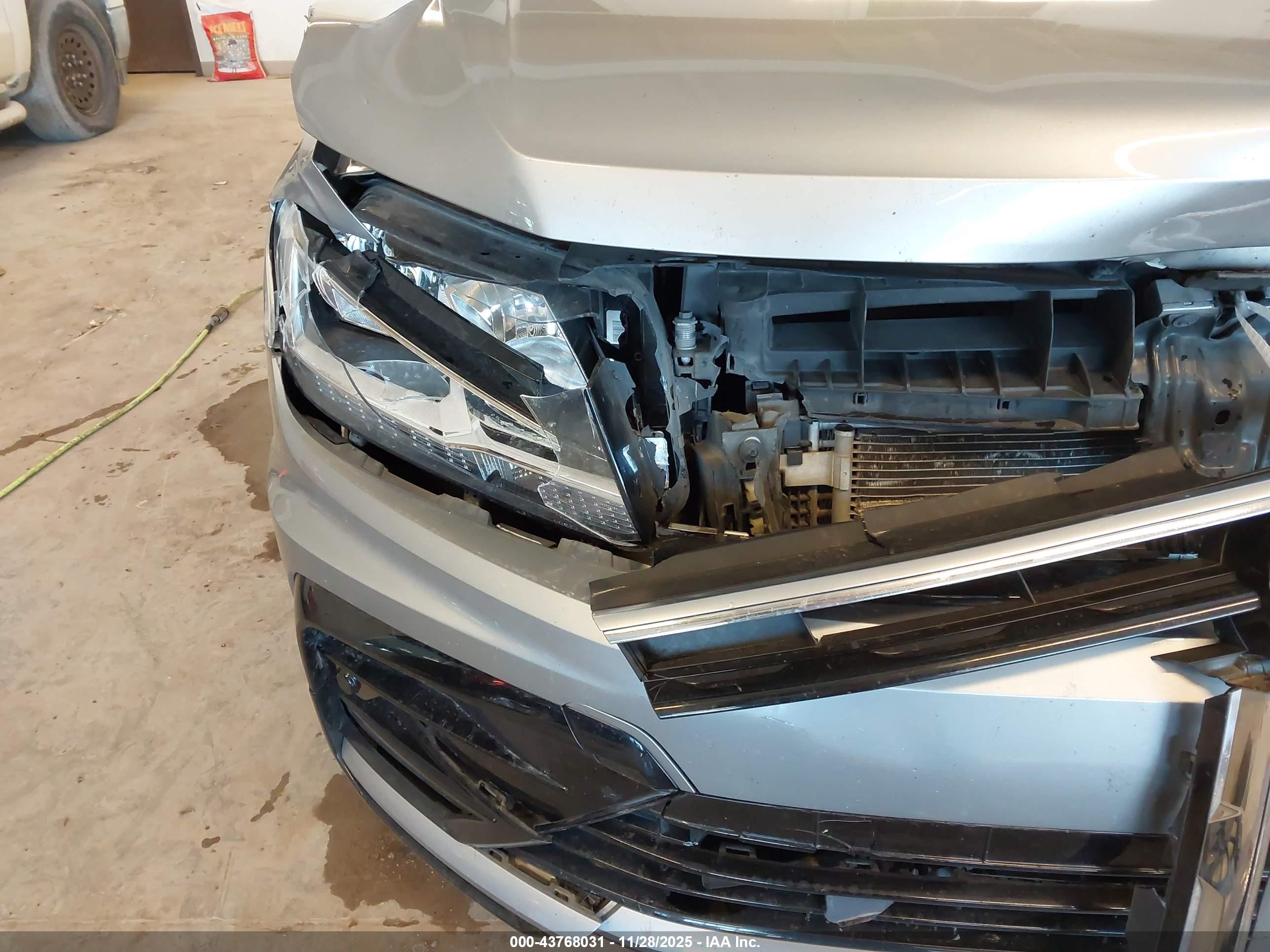 VOLKSWAGEN TIGUAN image 6