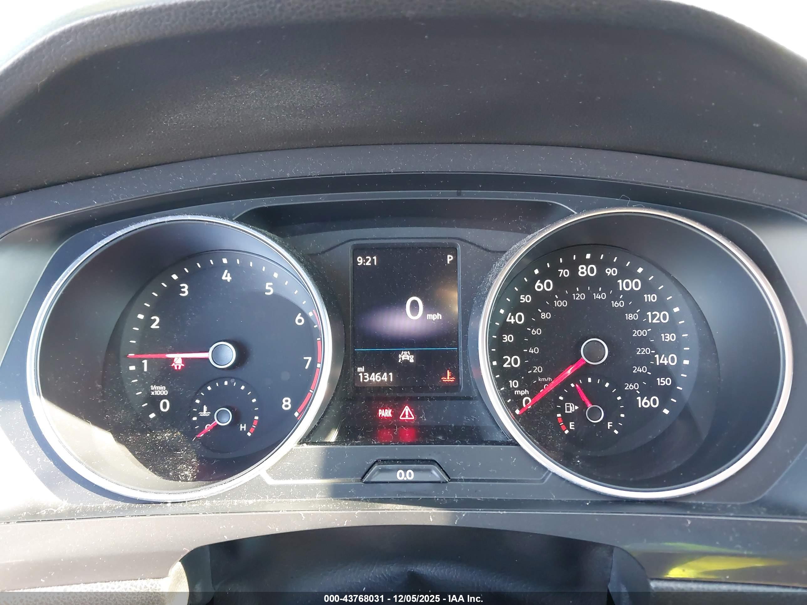 VOLKSWAGEN TIGUAN image 7