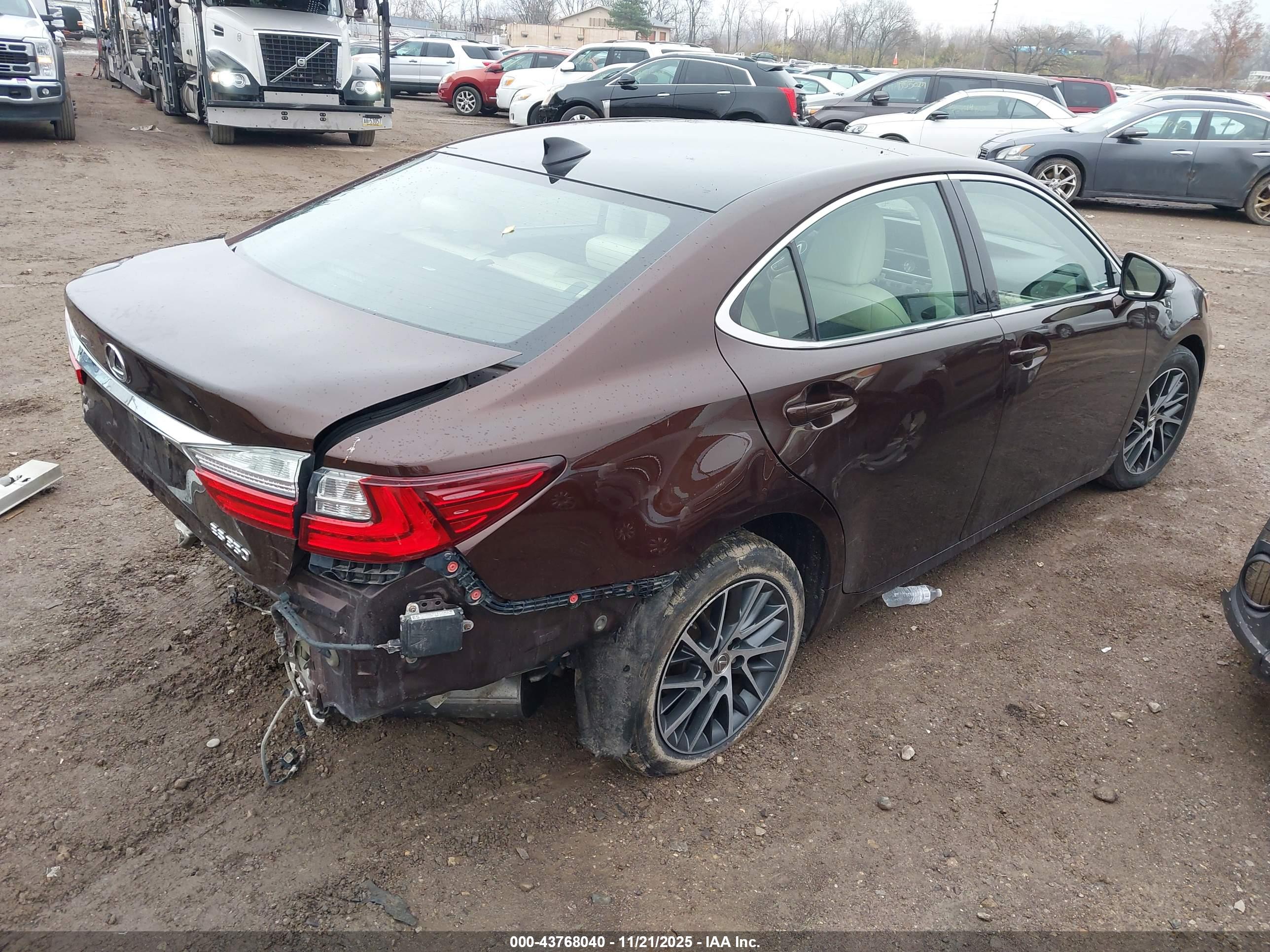 LEXUS ES image 4