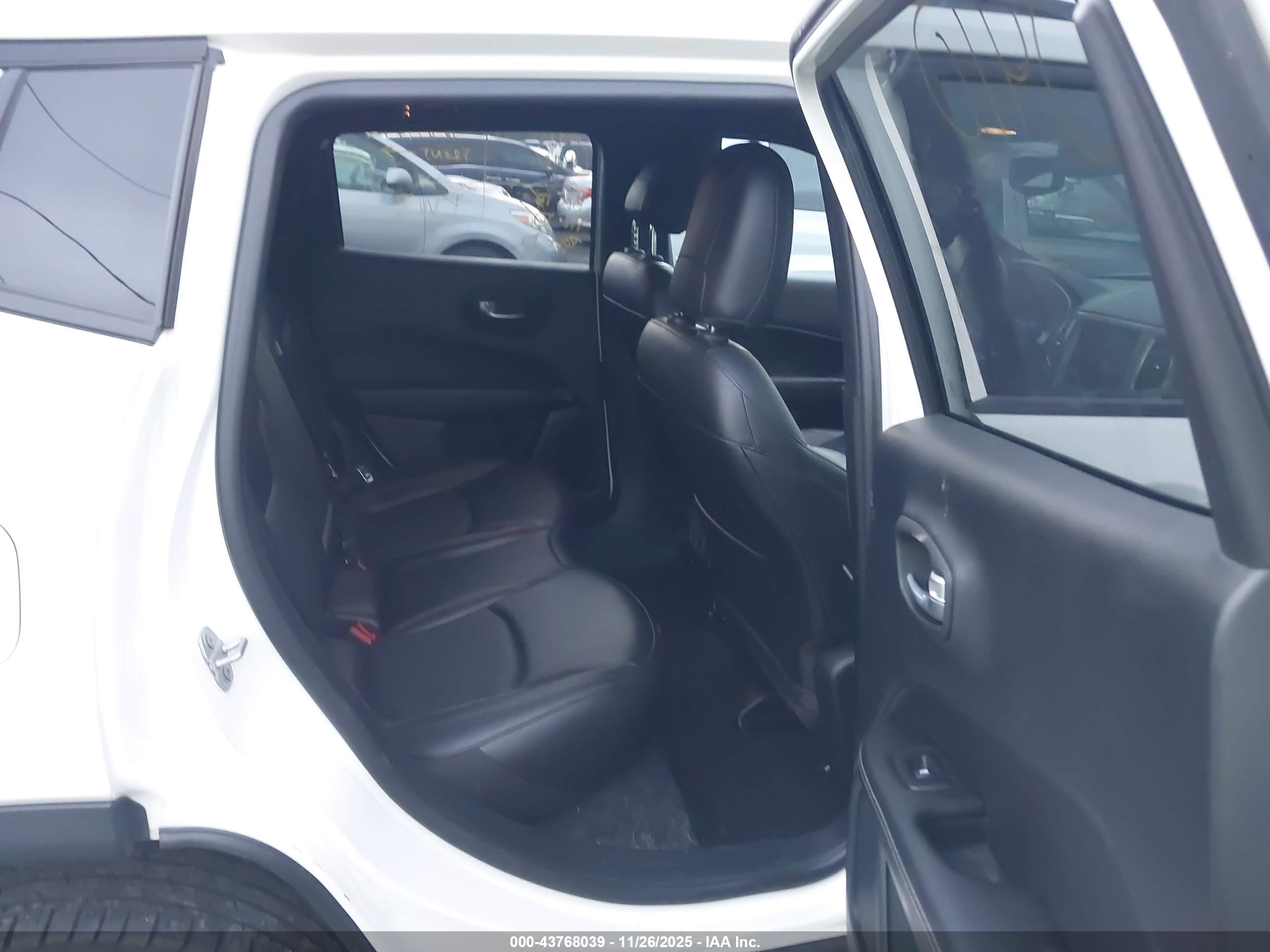 JEEP COMPASS image 8