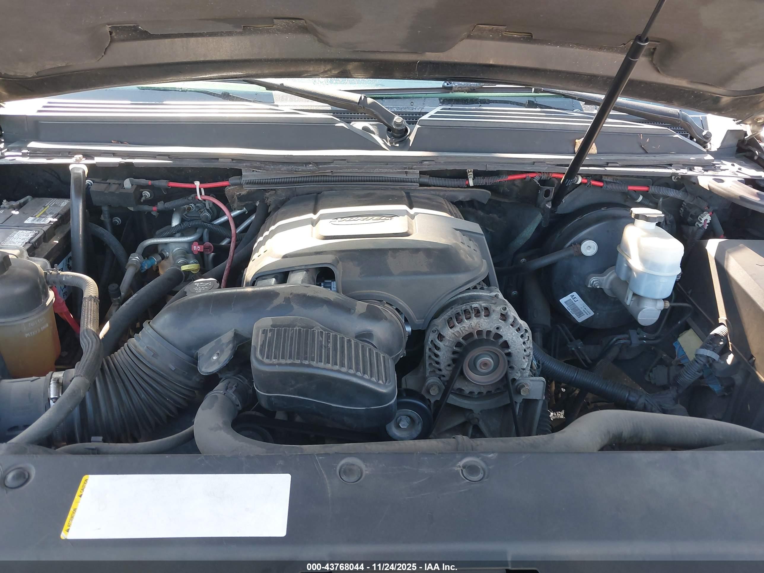 CHEVROLET TAHOE image 10