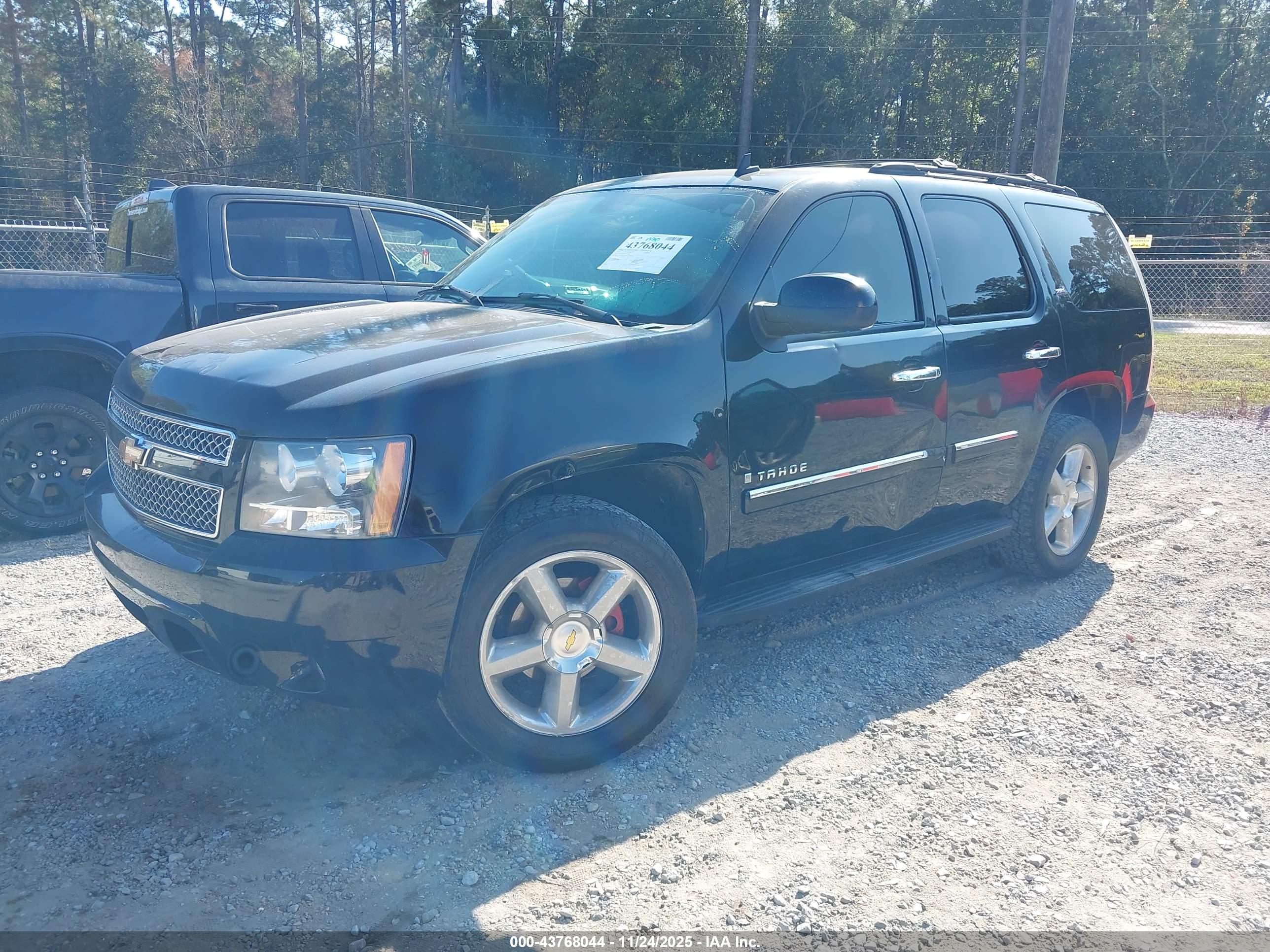 CHEVROLET TAHOE image 2