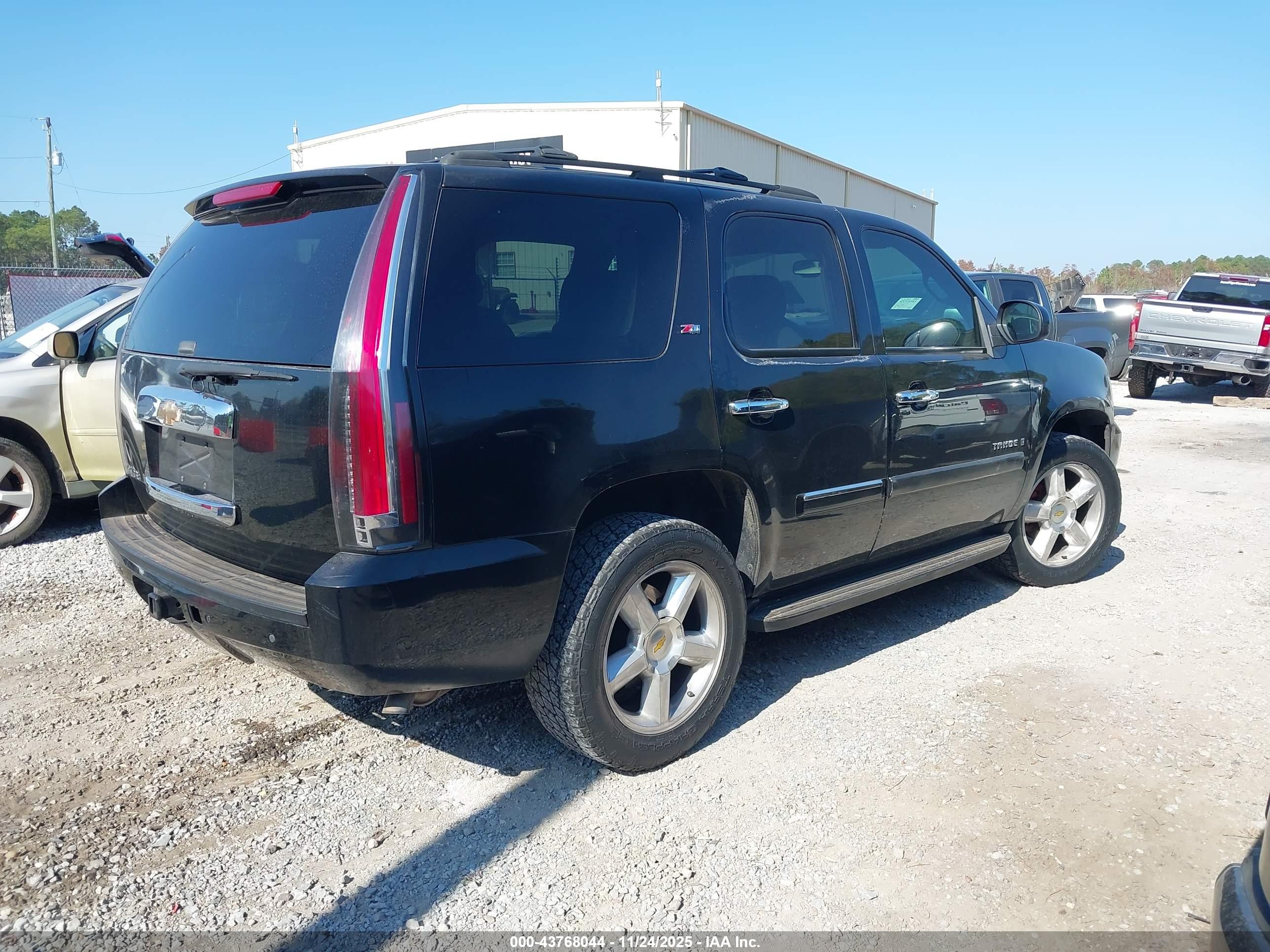 CHEVROLET TAHOE image 4