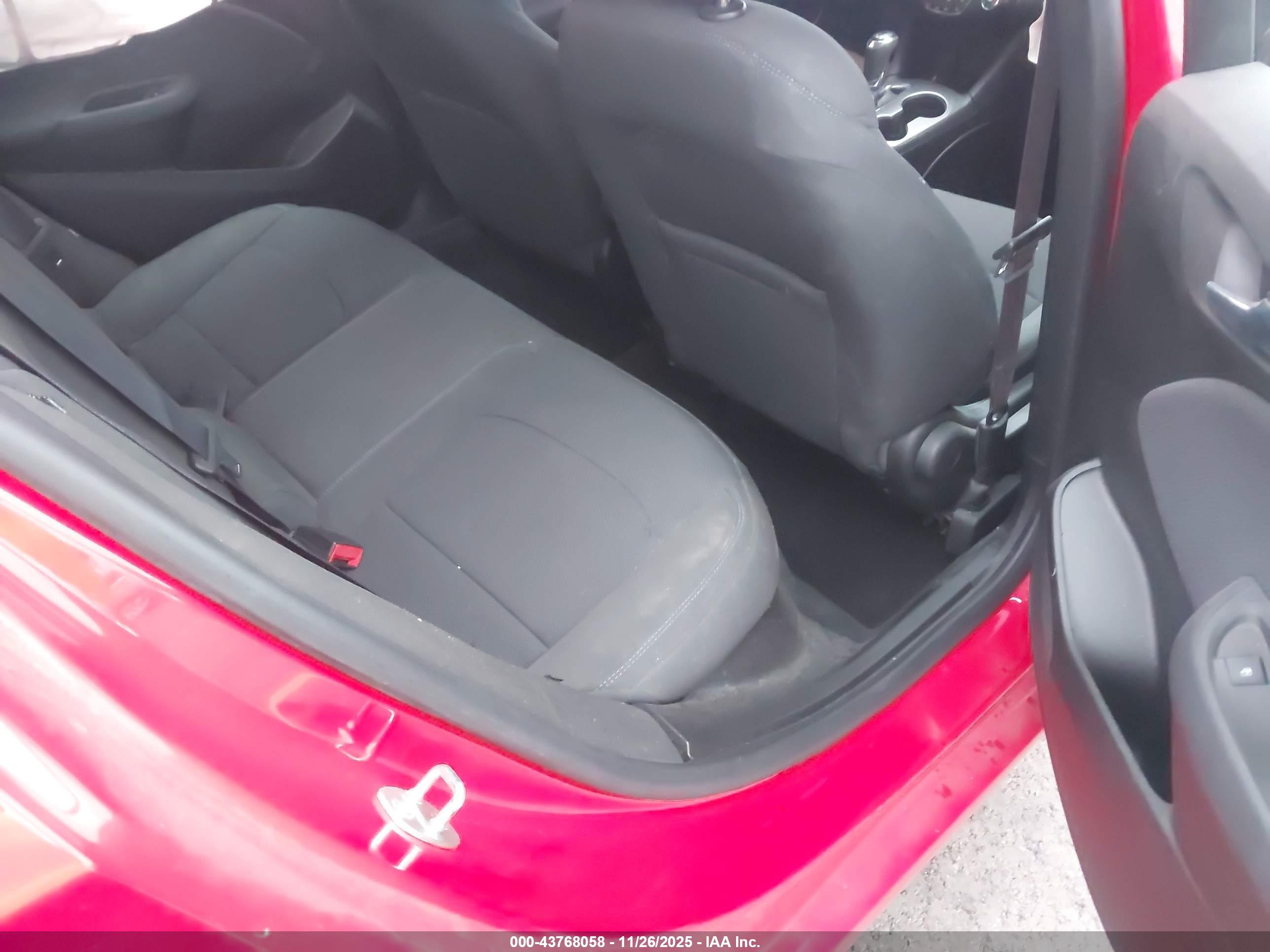 CHEVROLET CRUZE image 8