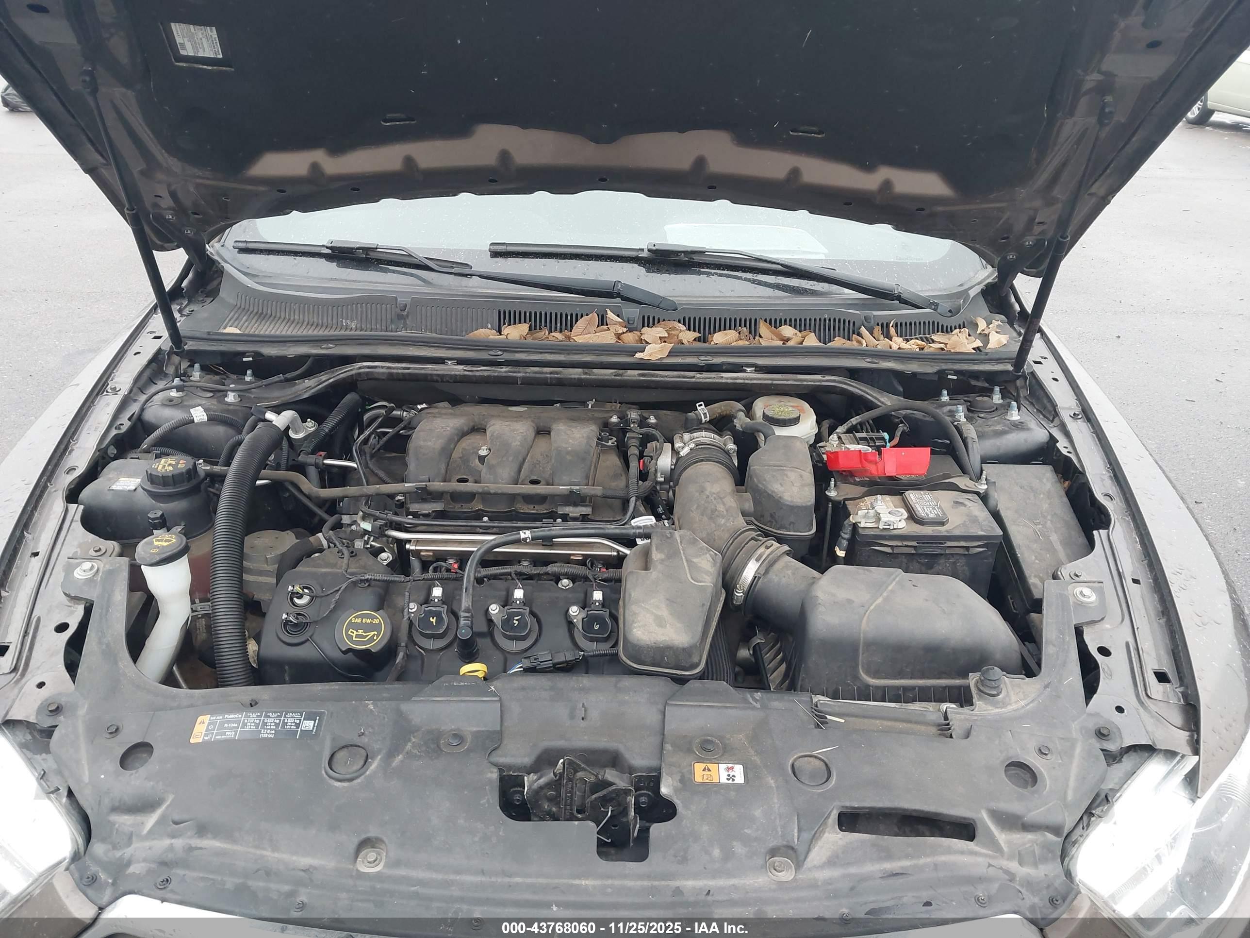 FORD TAURUS image 10