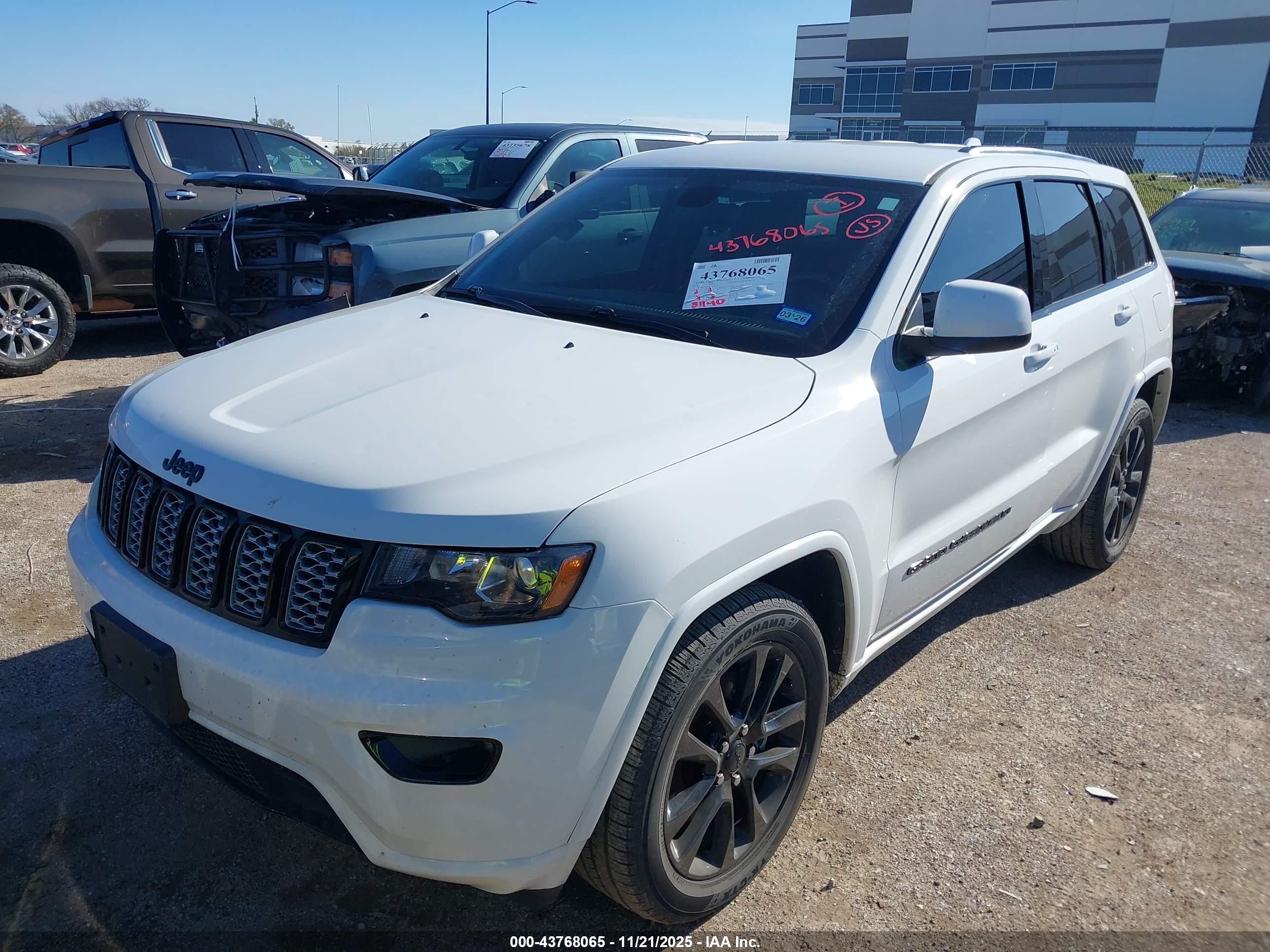 JEEP GRAND image 2