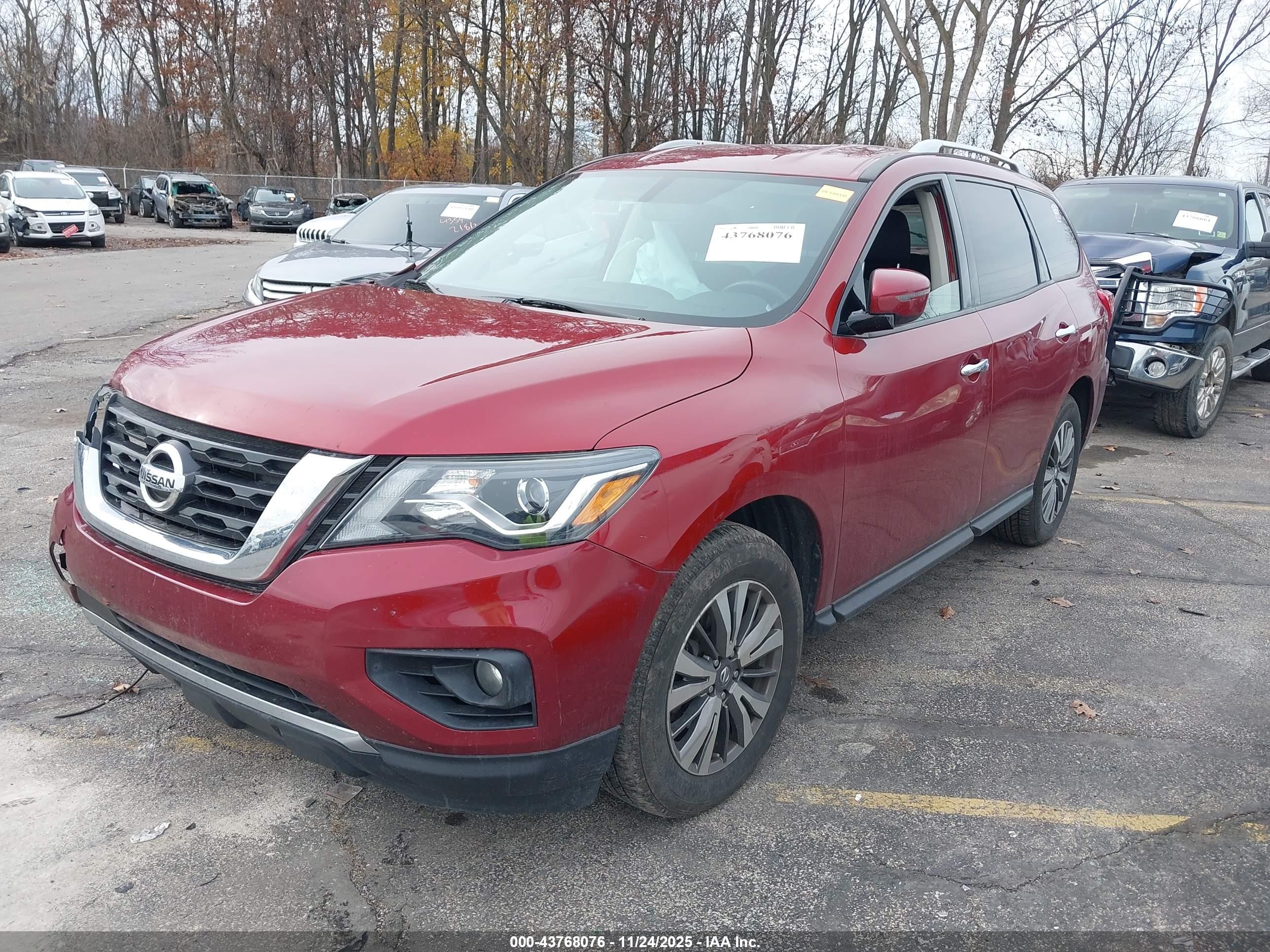 NISSAN PATHFINDER image 2