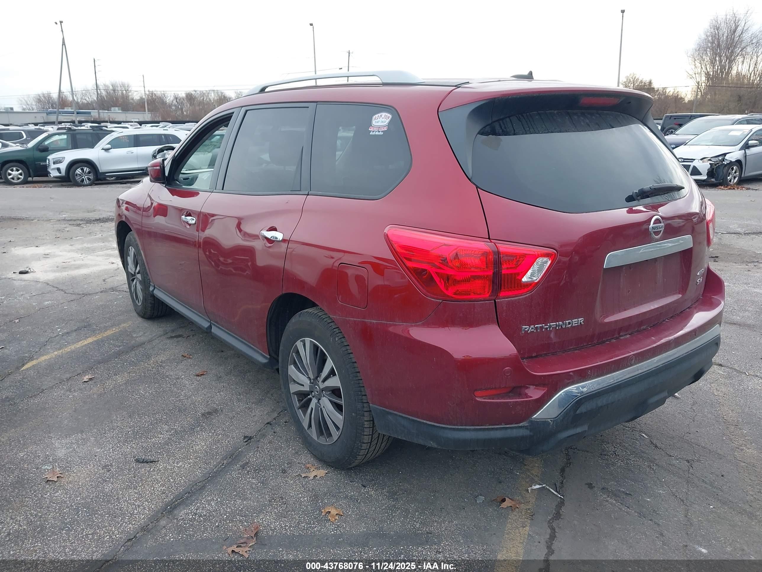 NISSAN PATHFINDER image 3