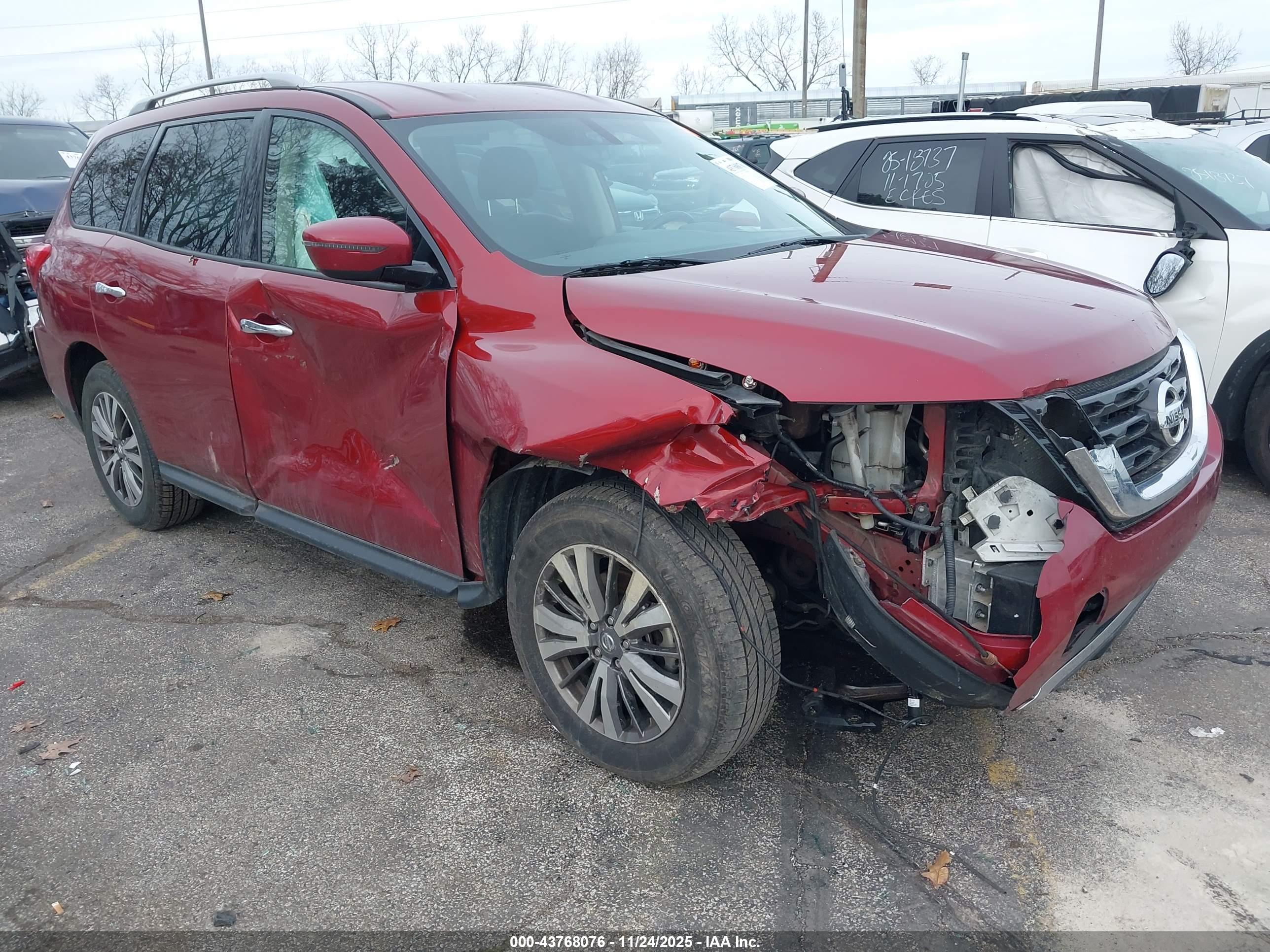 NISSAN PATHFINDER image 6