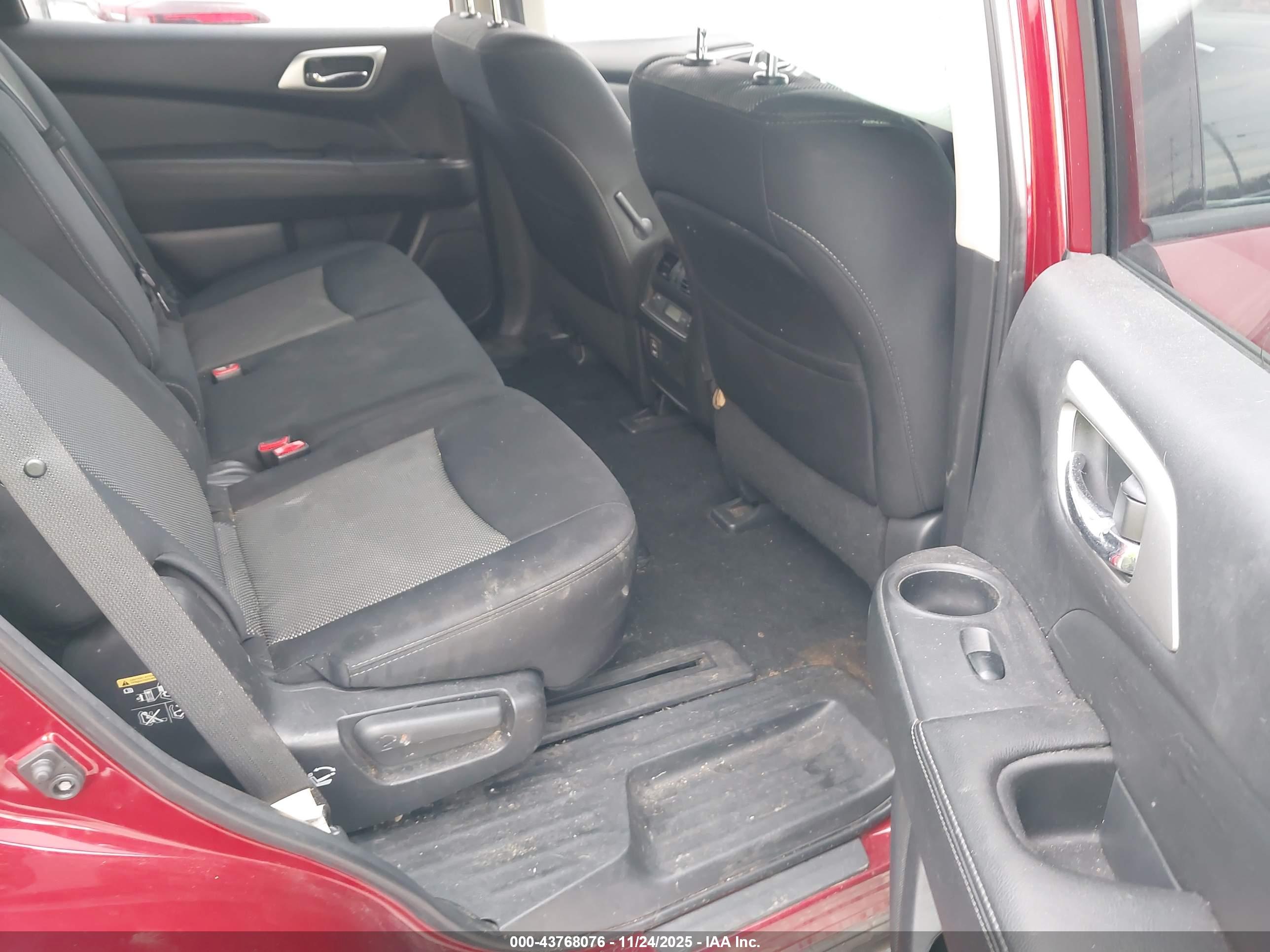 NISSAN PATHFINDER image 8