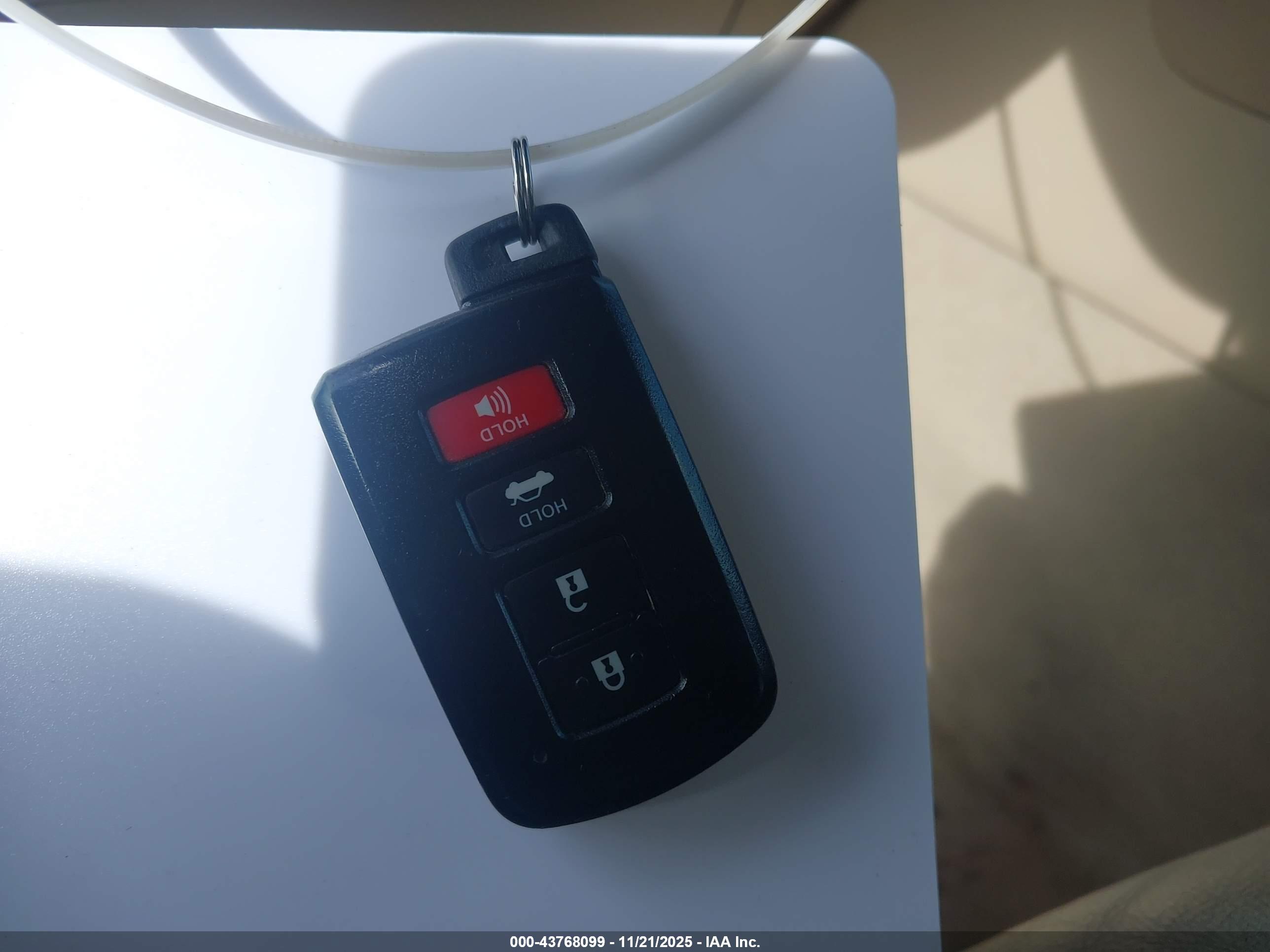 TOYOTA CAMRY image 11