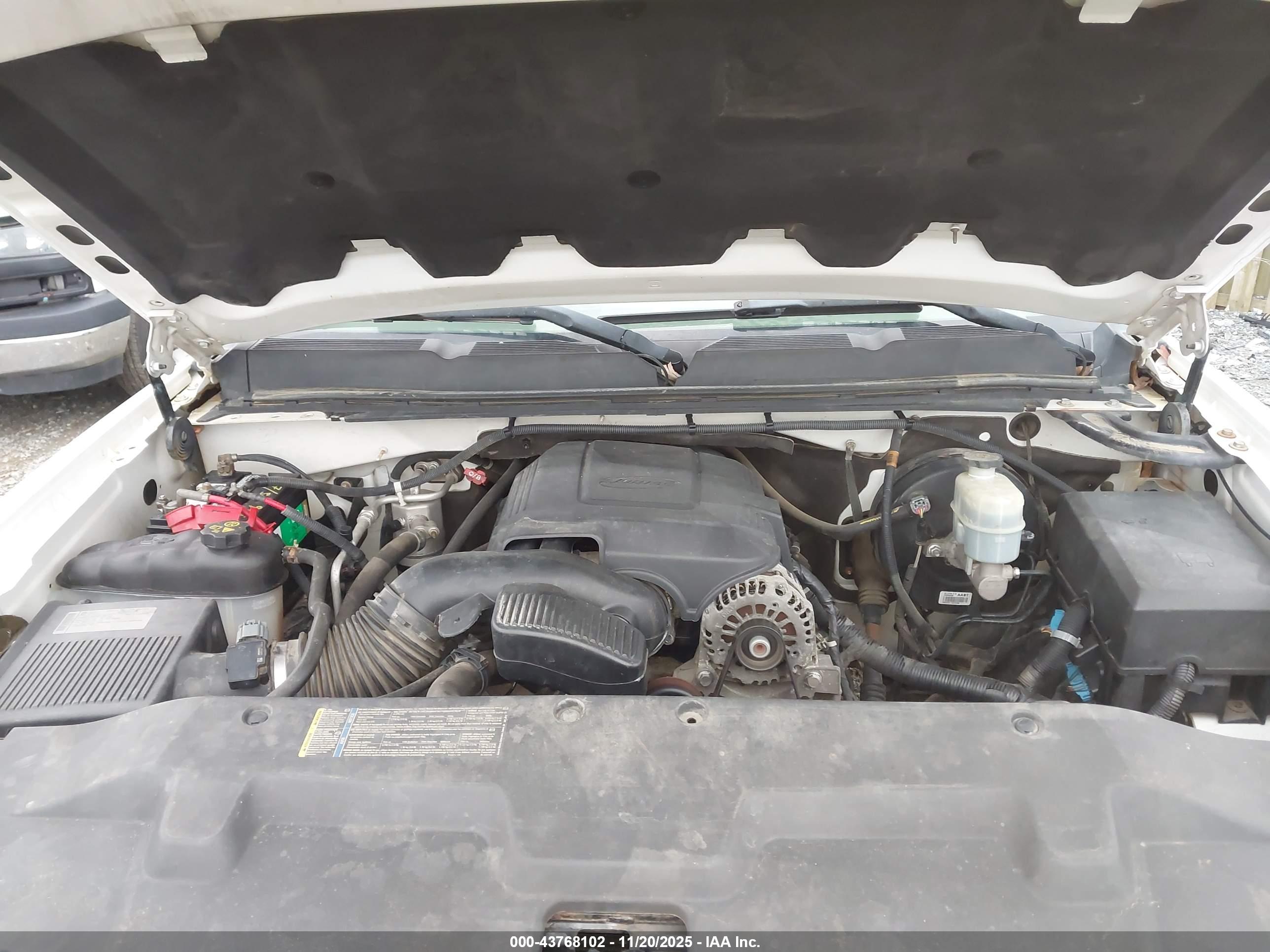 CHEVROLET SILVERADO image 10