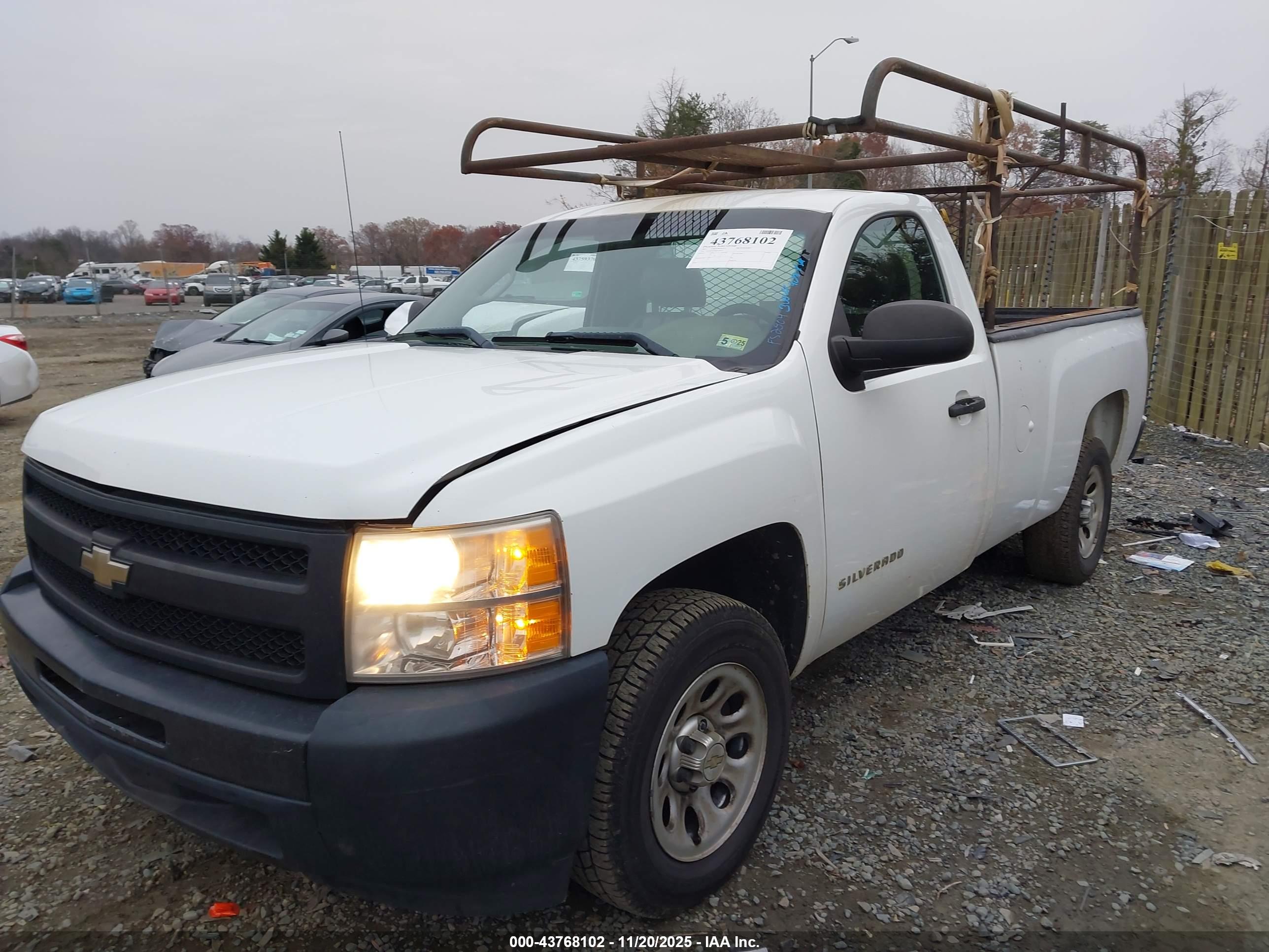 CHEVROLET SILVERADO image 2