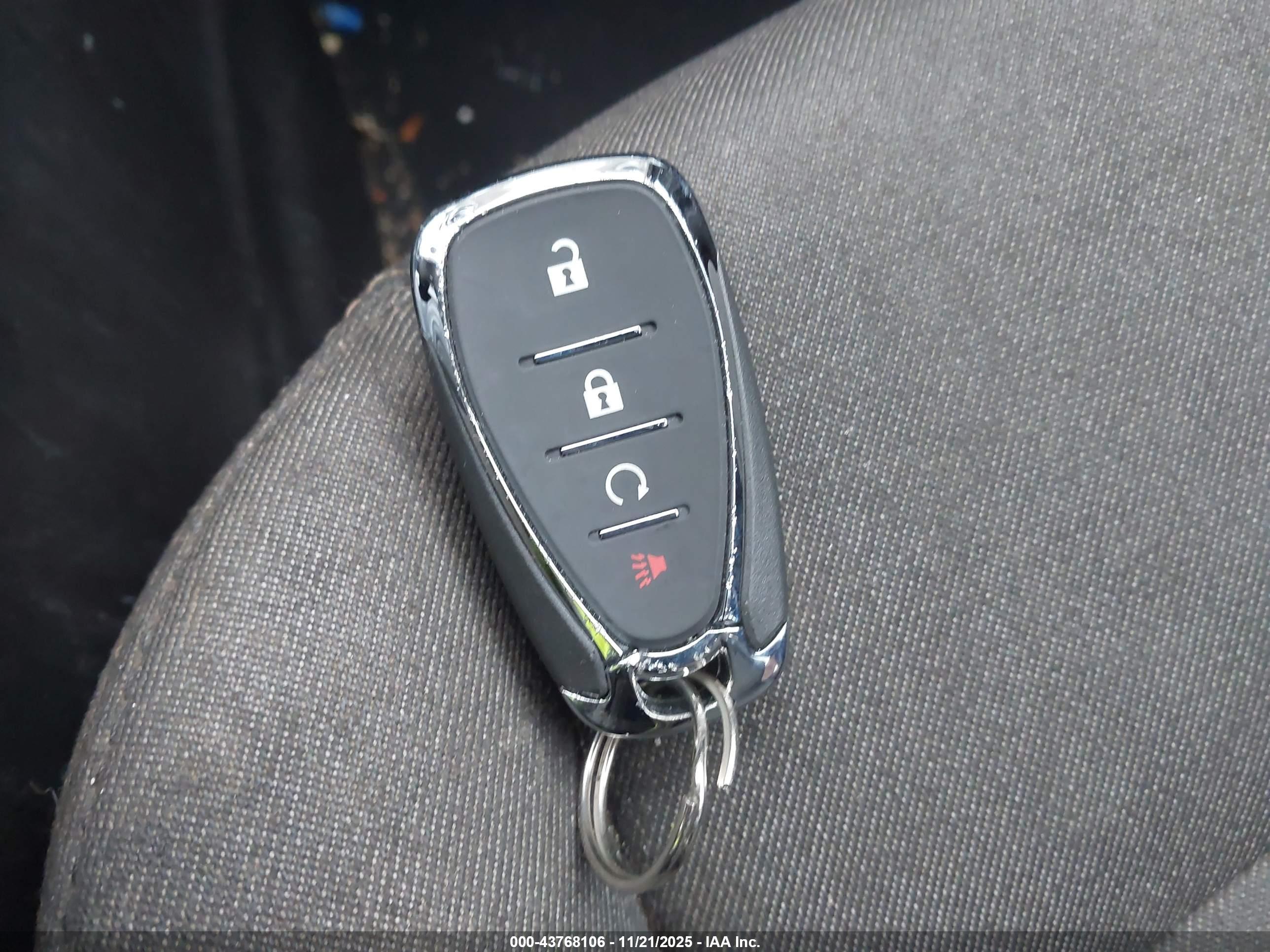 CHEVROLET EQUINOX image 11