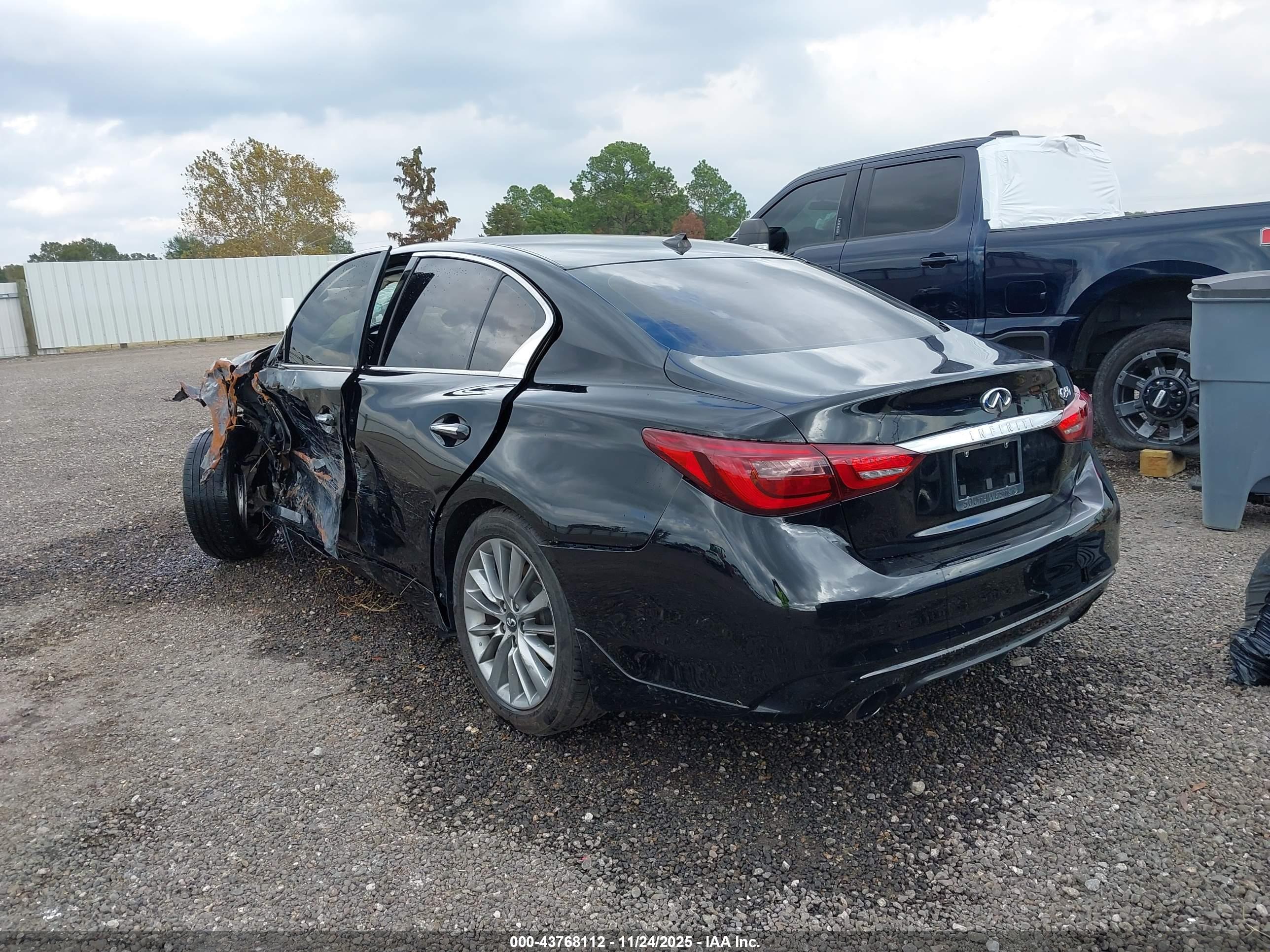 INFINITI Q50 image 3