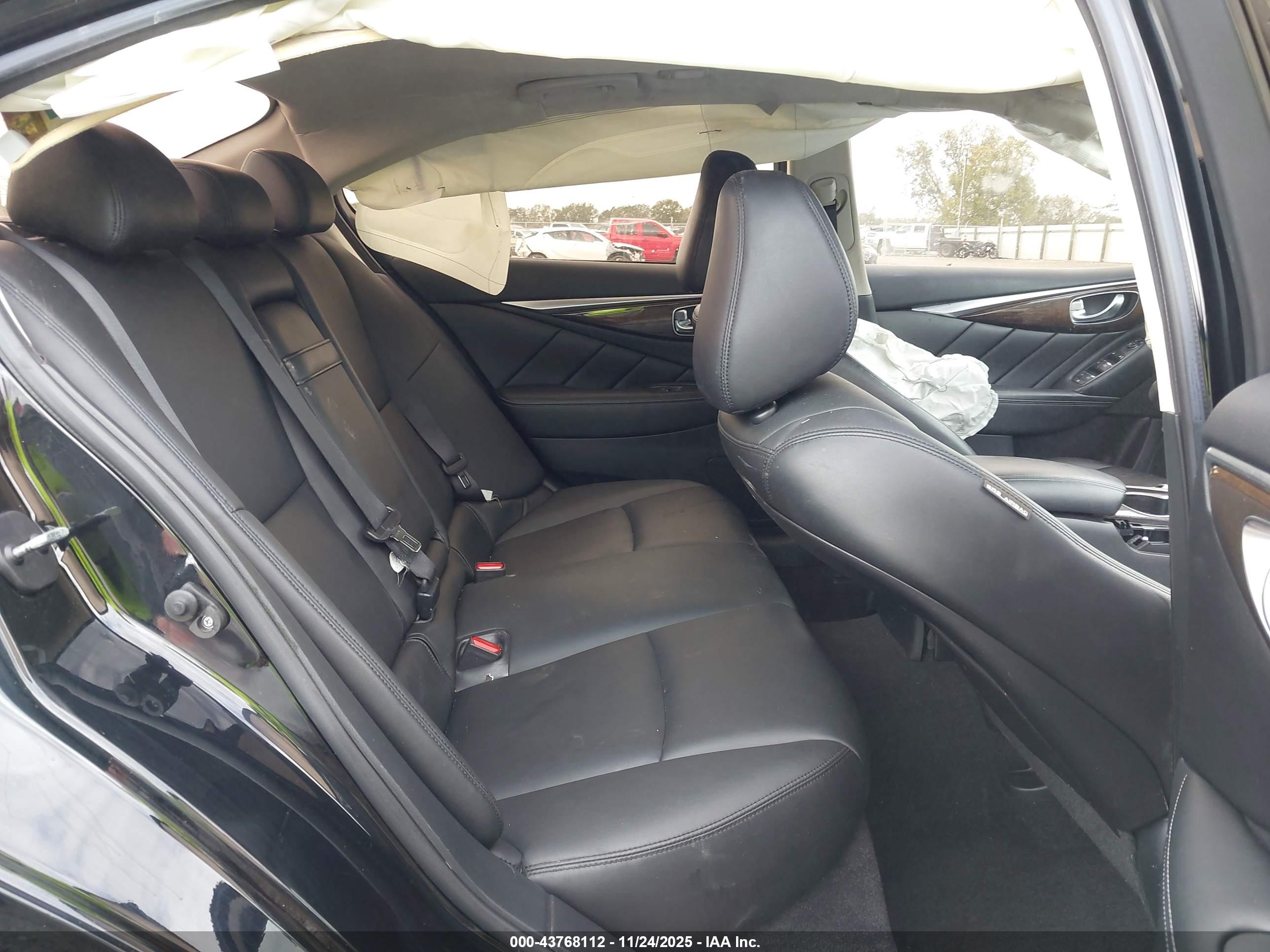 INFINITI Q50 image 8