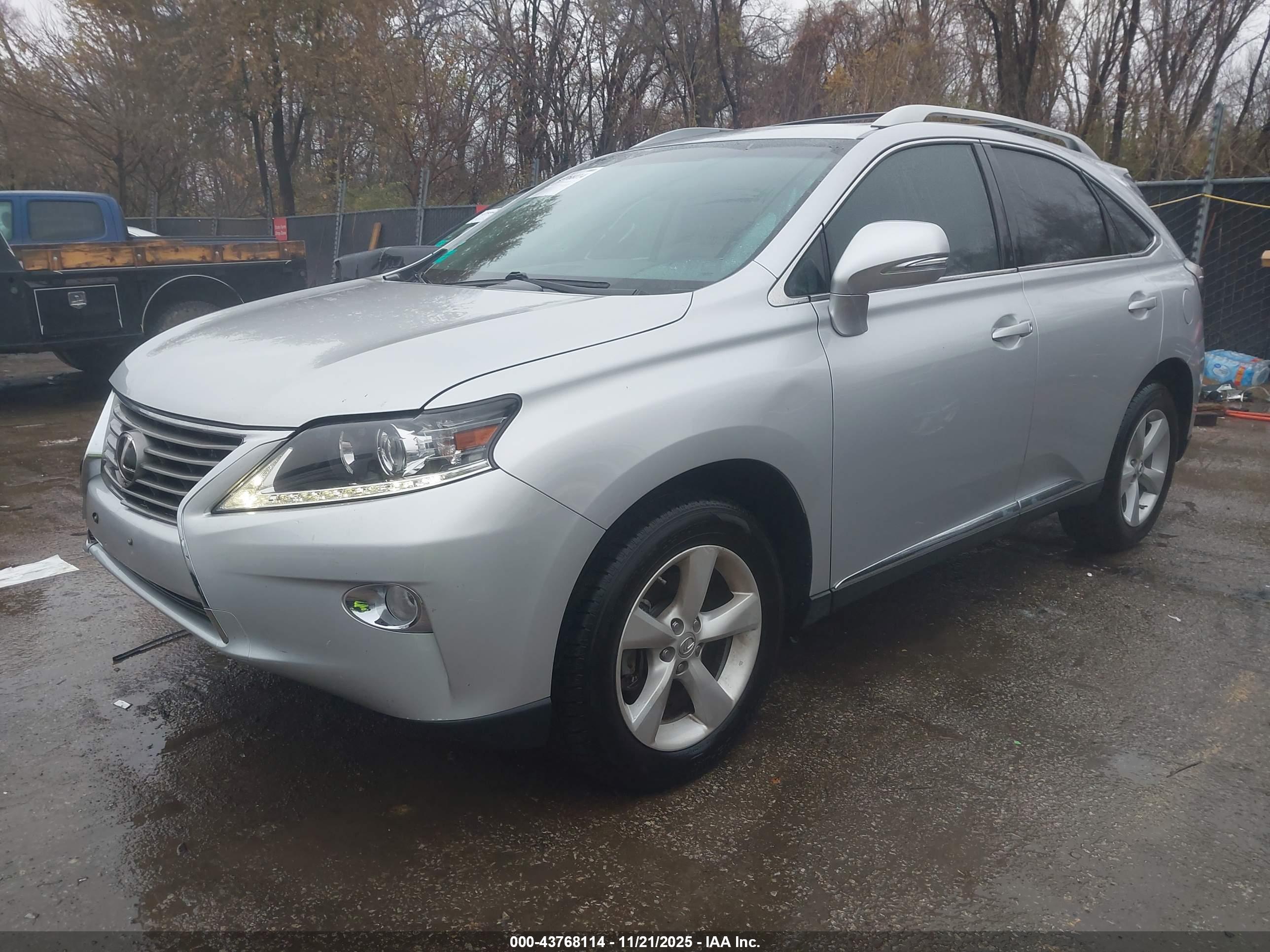 LEXUS RX image 2
