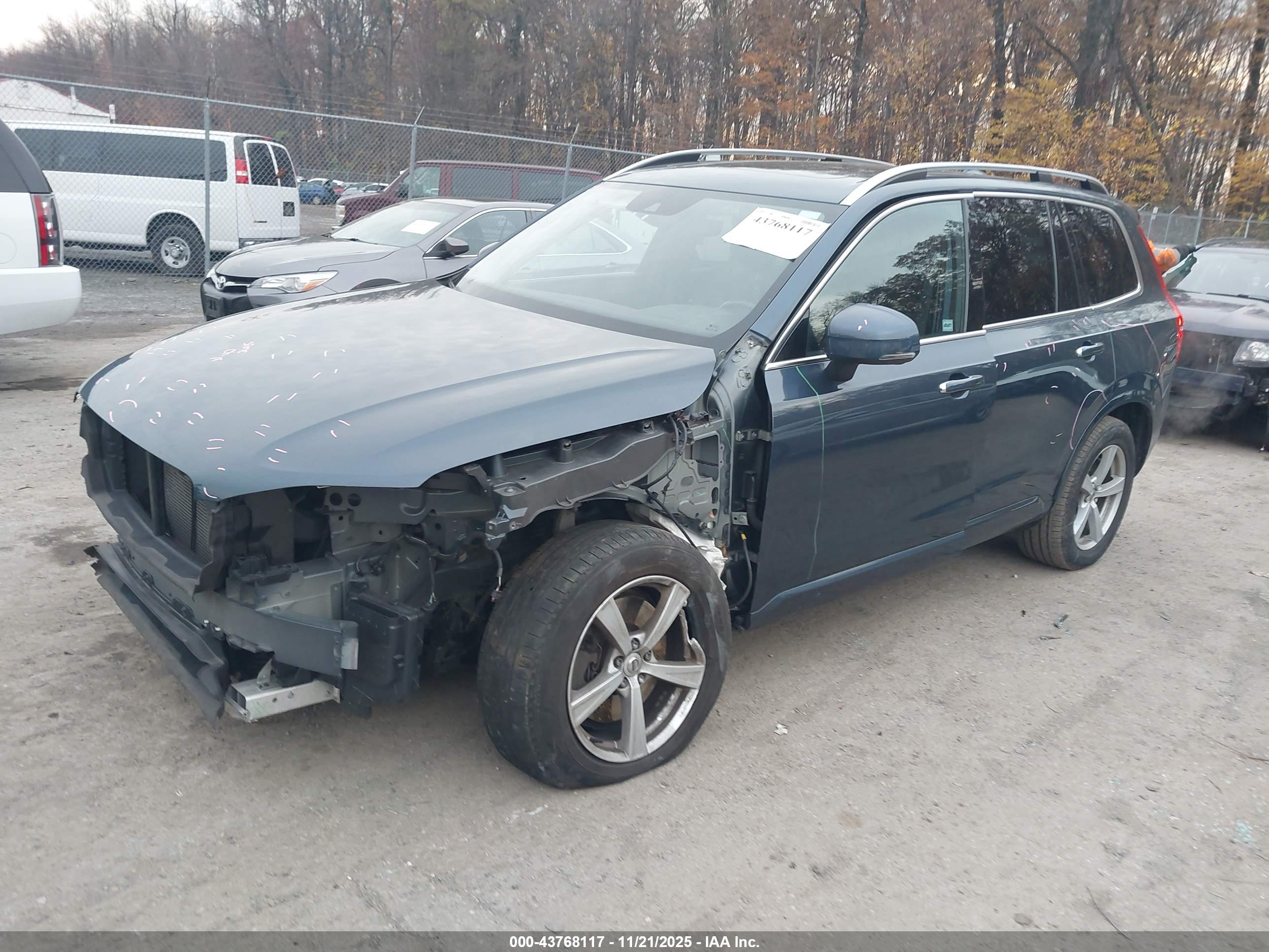 VOLVO XC90 image 2