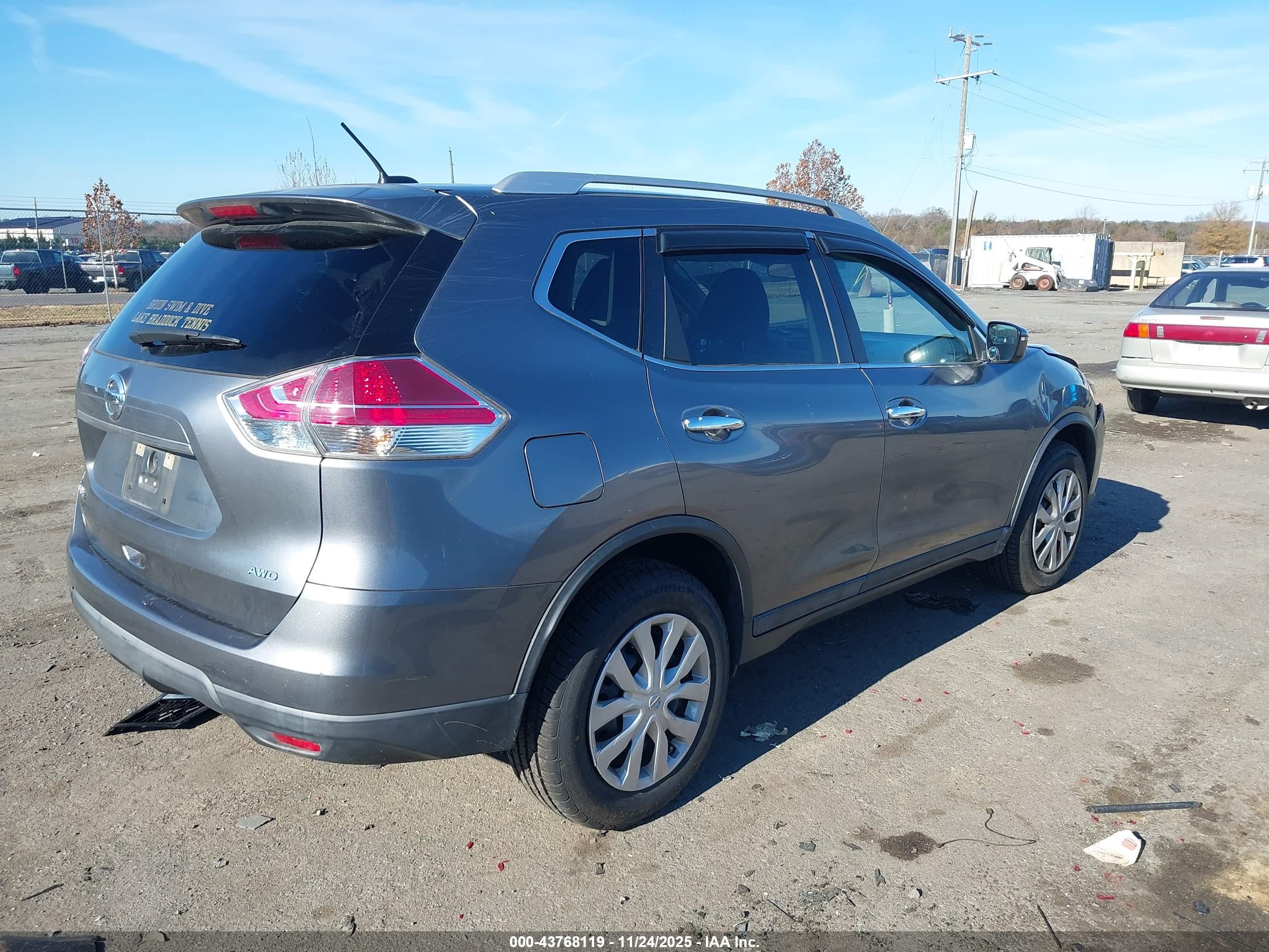 NISSAN ROGUE image 4
