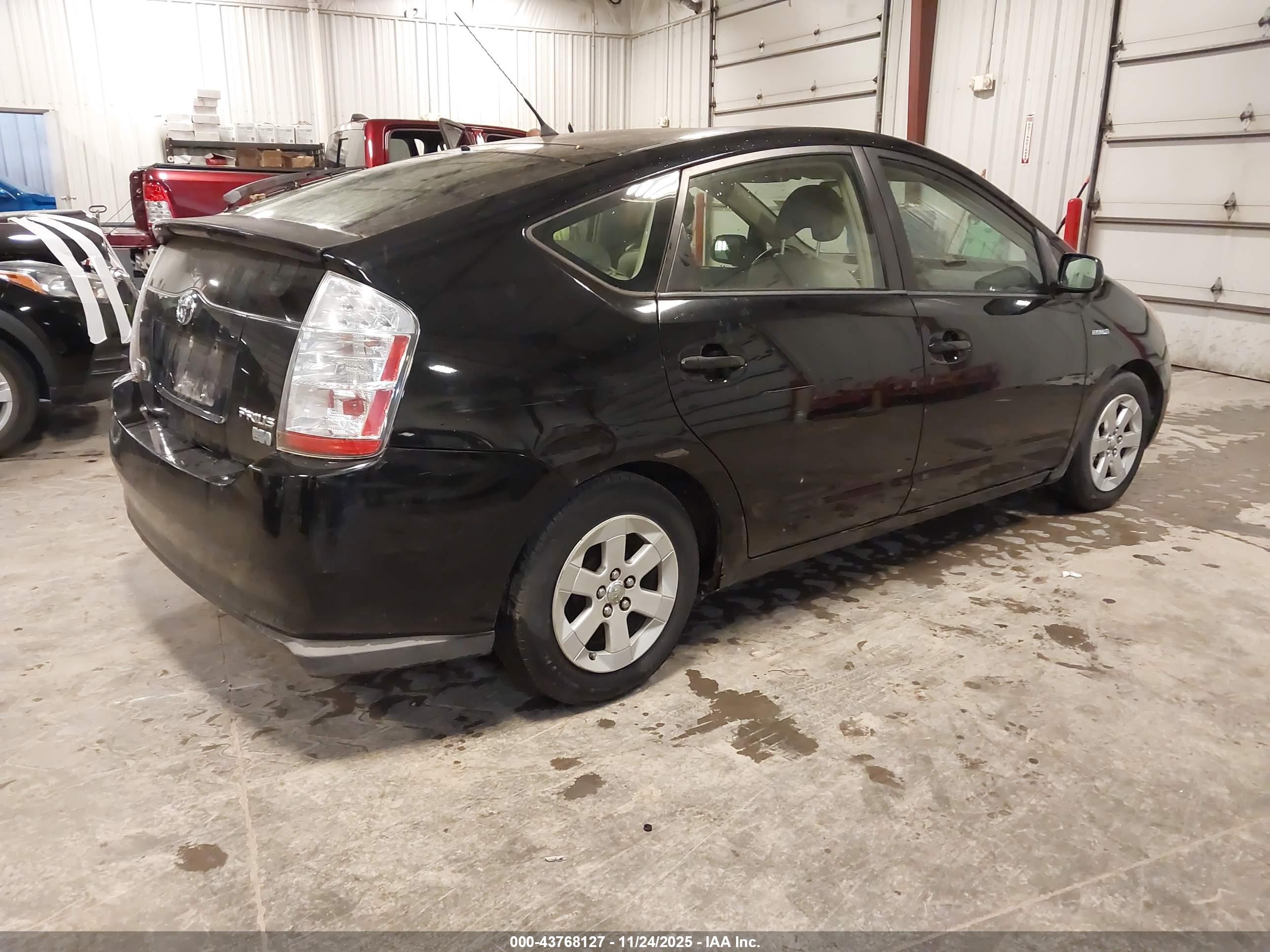 TOYOTA PRIUS image 4