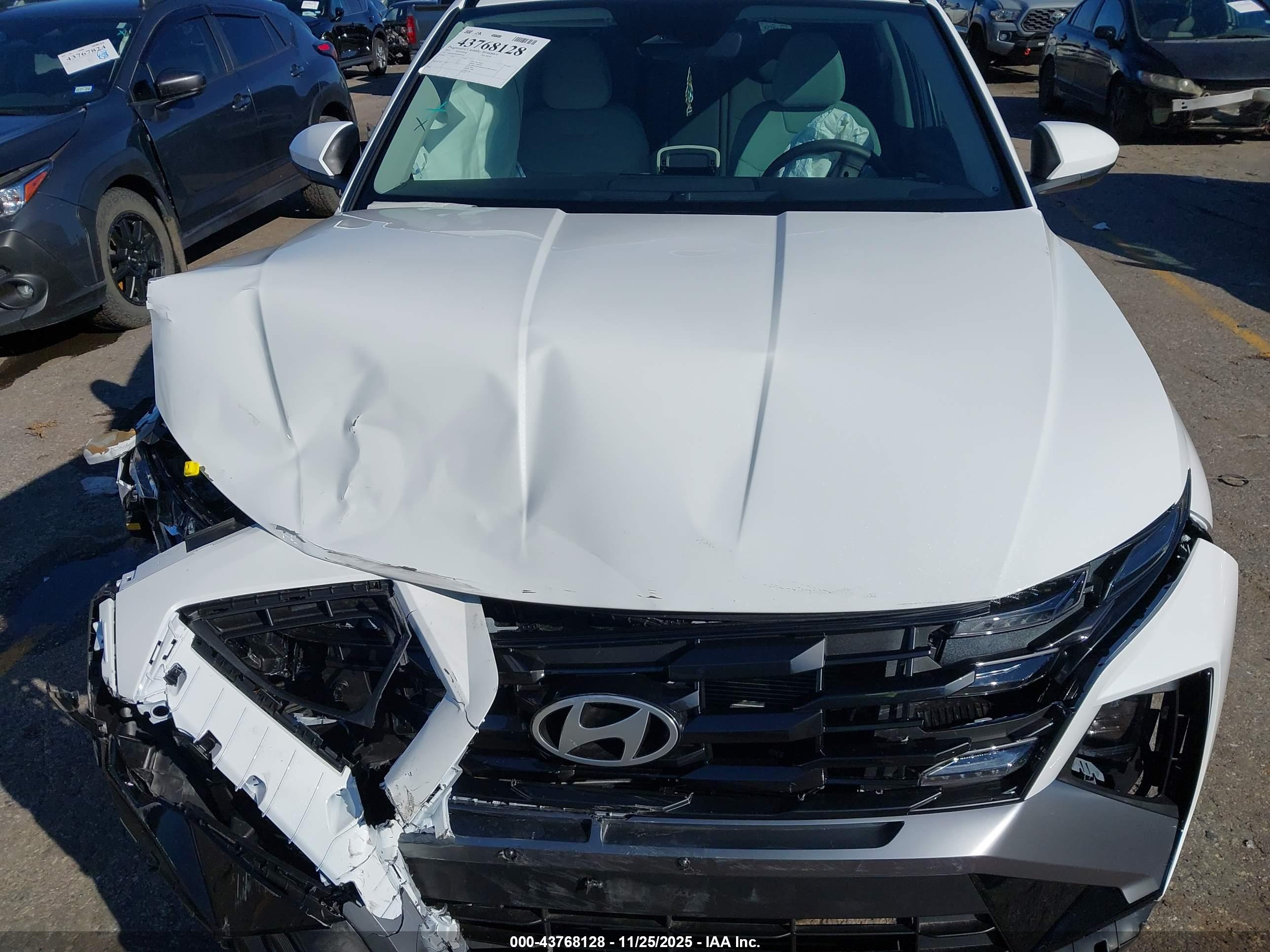 HYUNDAI TUCSON image 10