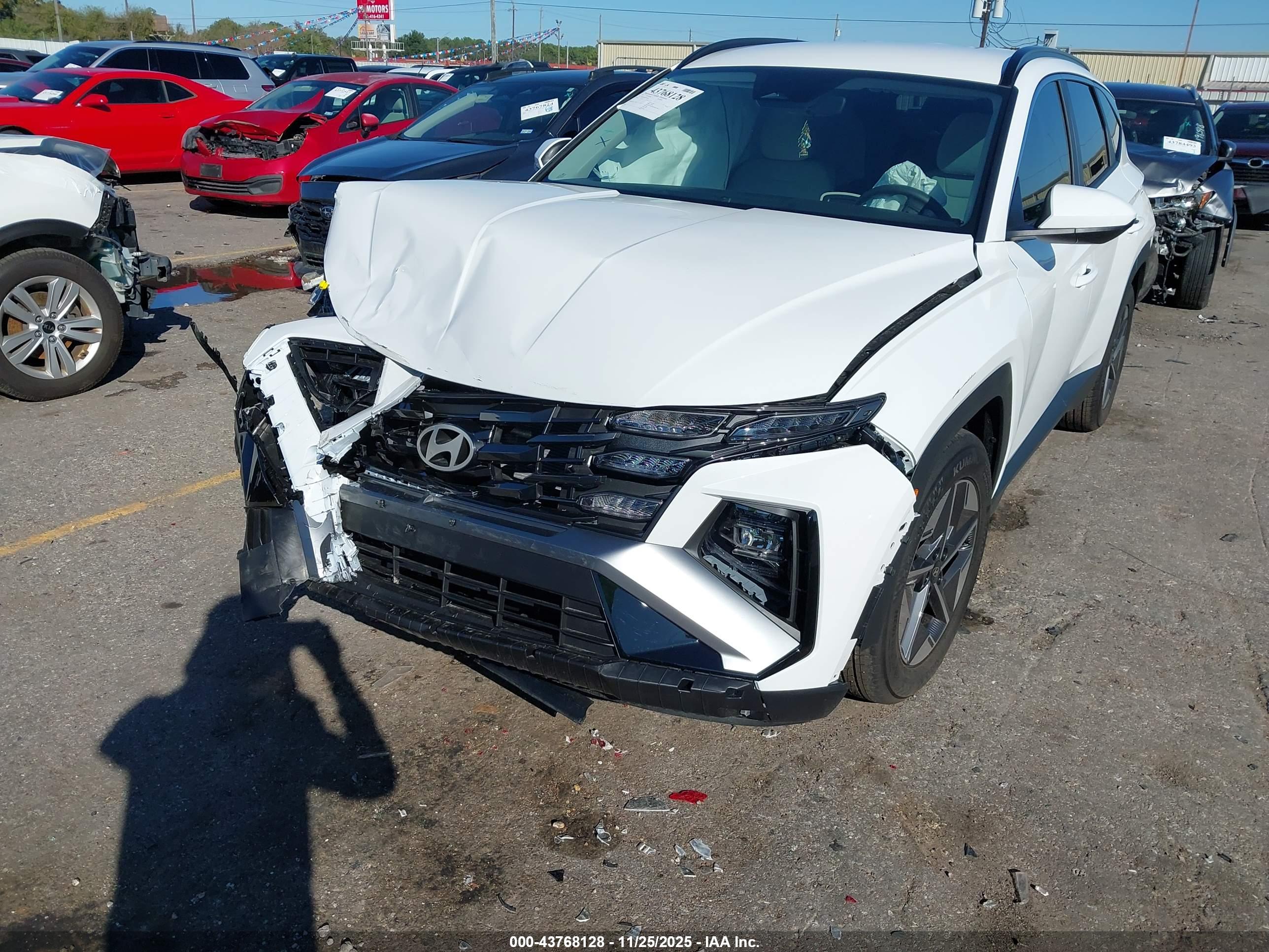 HYUNDAI TUCSON image 6