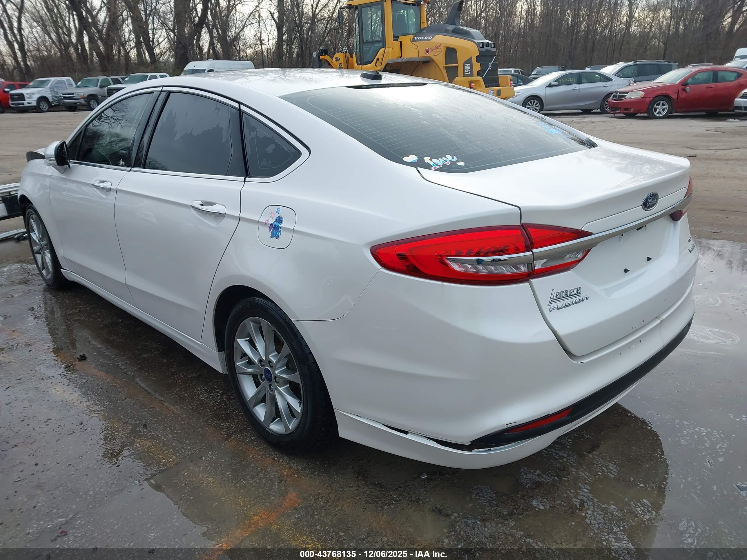 FORD FUSION image 3