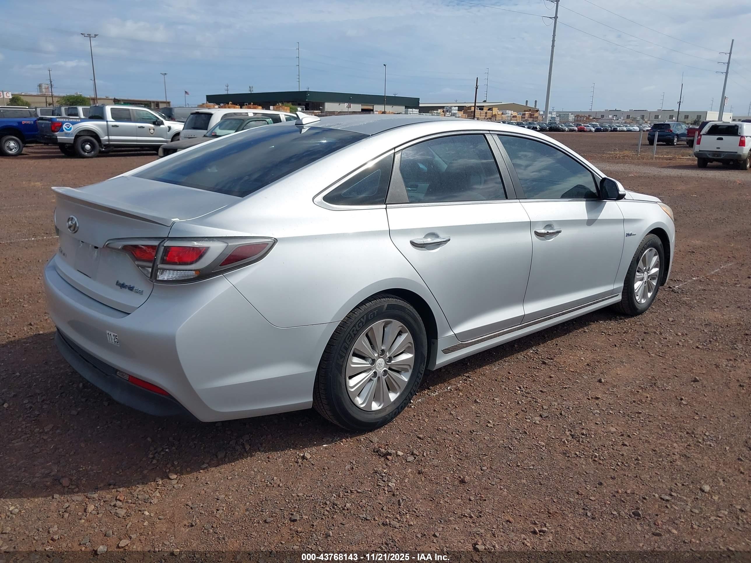HYUNDAI SONATA image 4