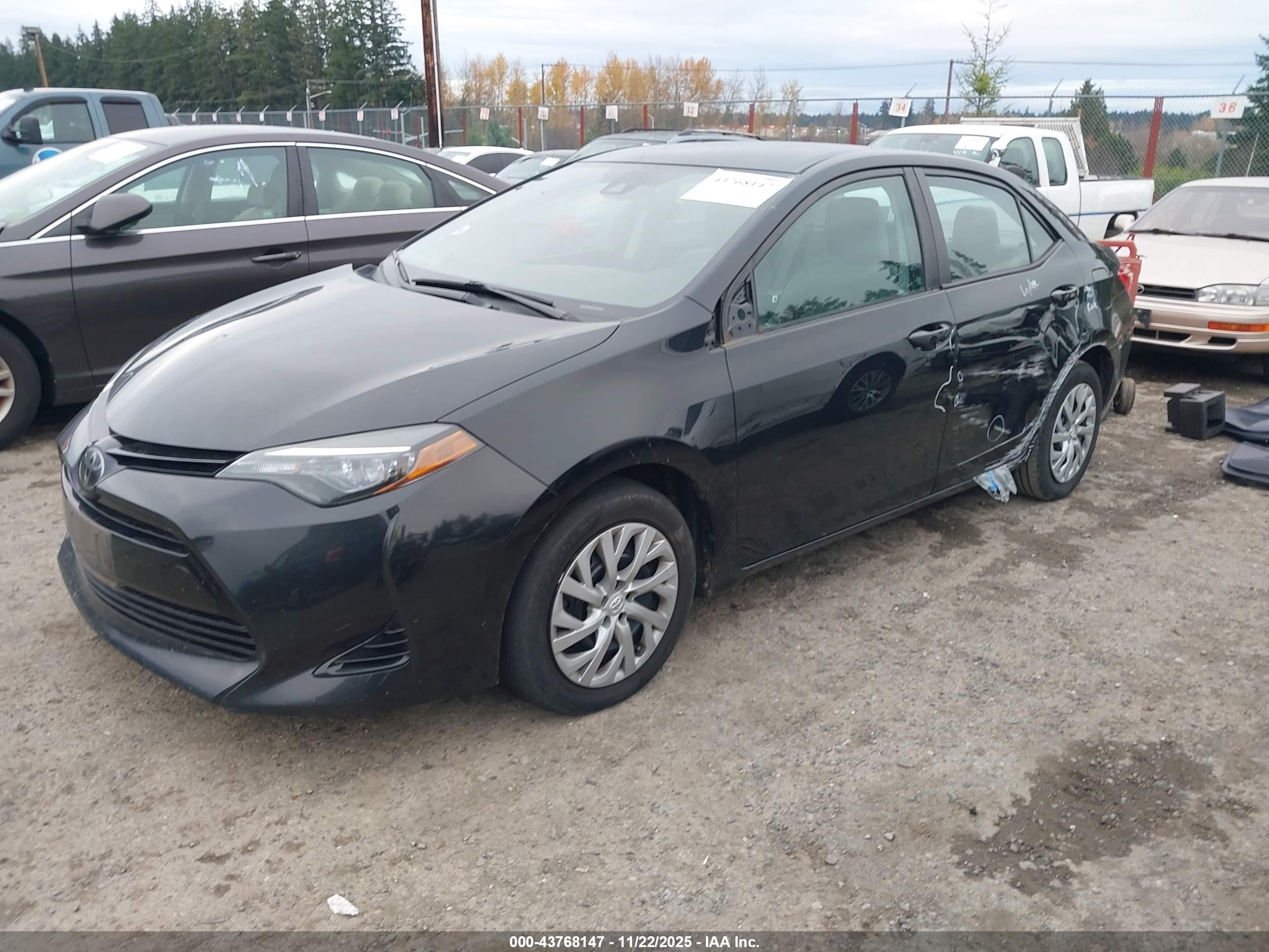 TOYOTA COROLLA image 2