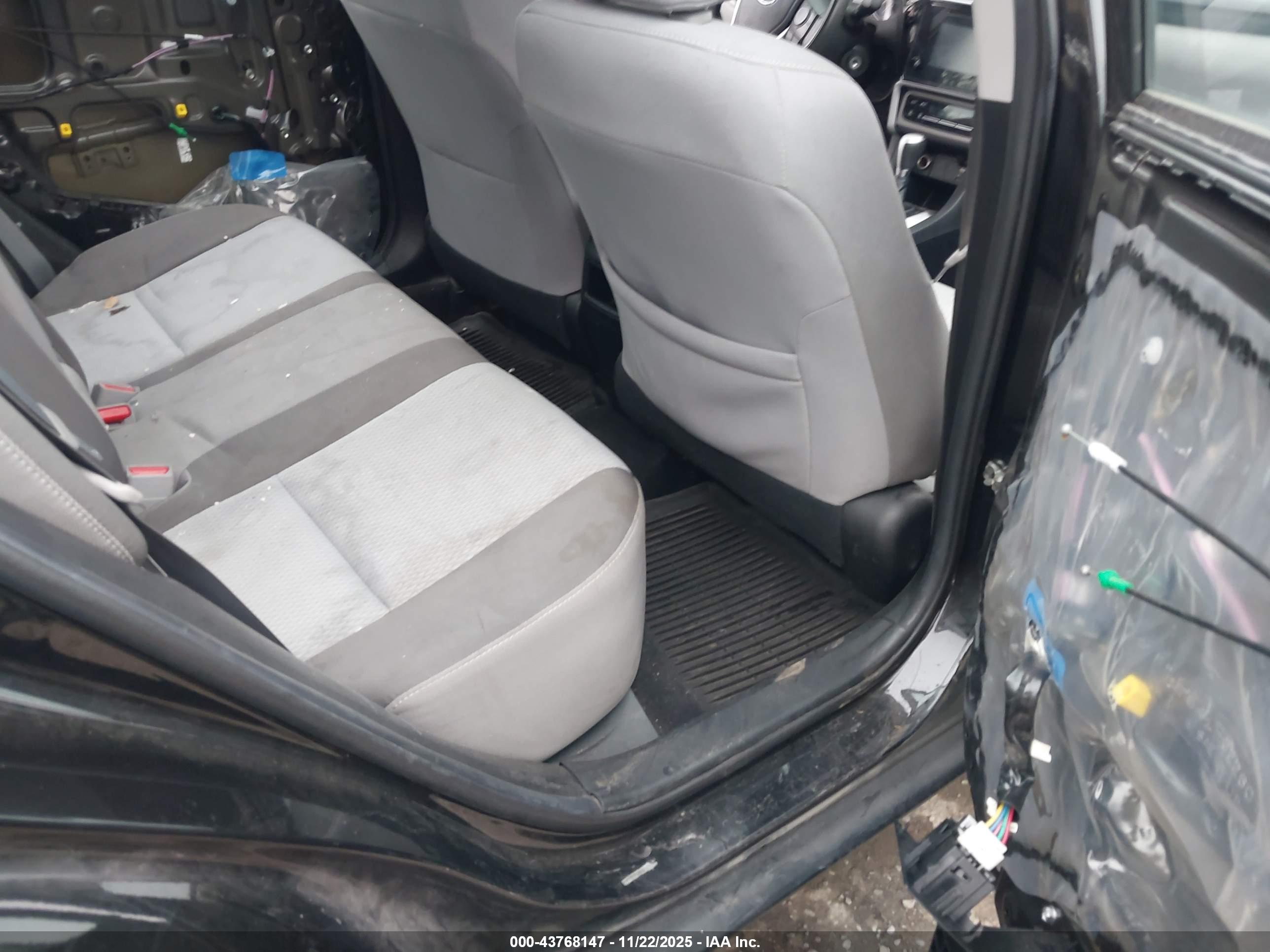 TOYOTA COROLLA image 8