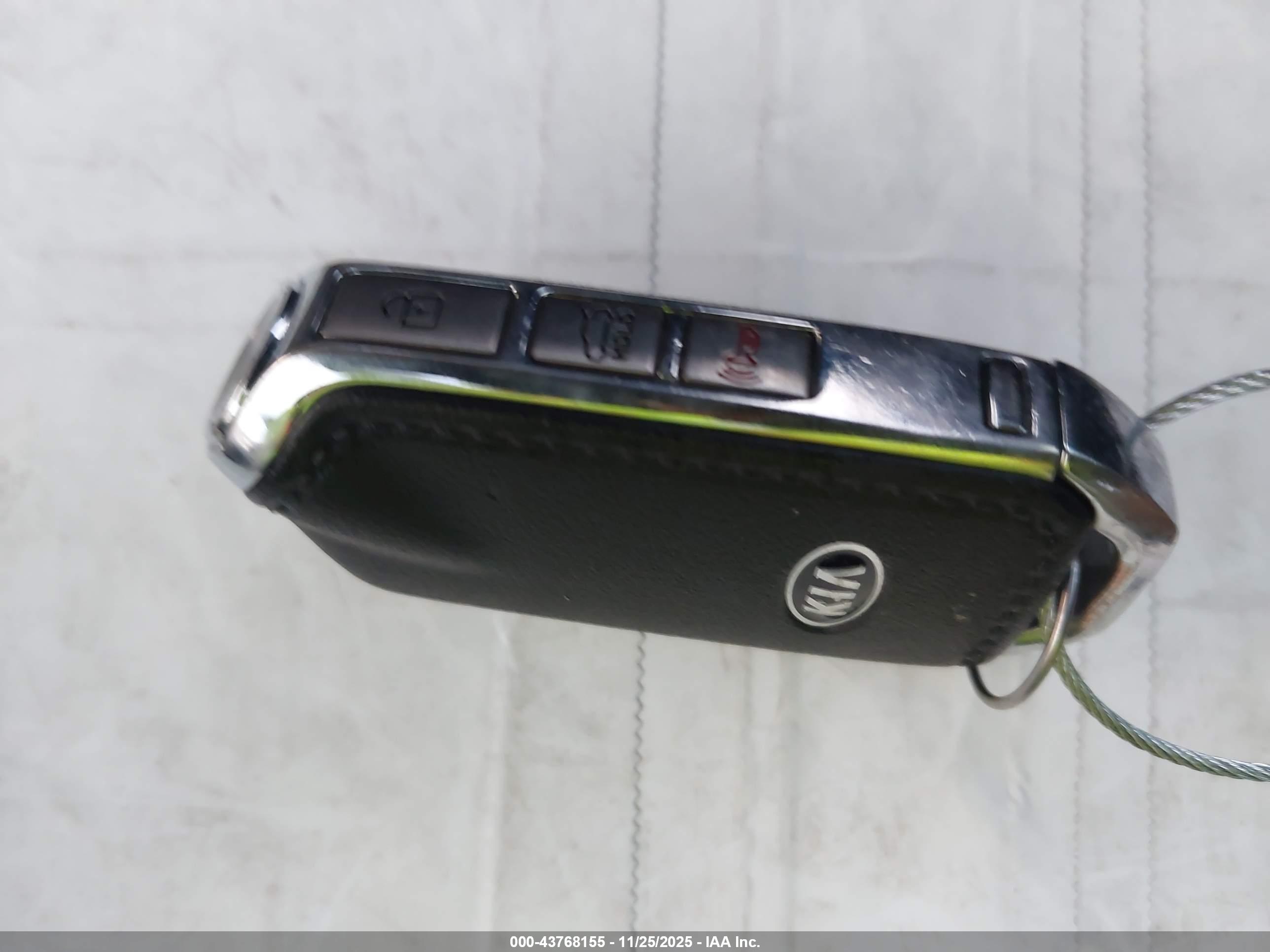 KIA STINGER image 11