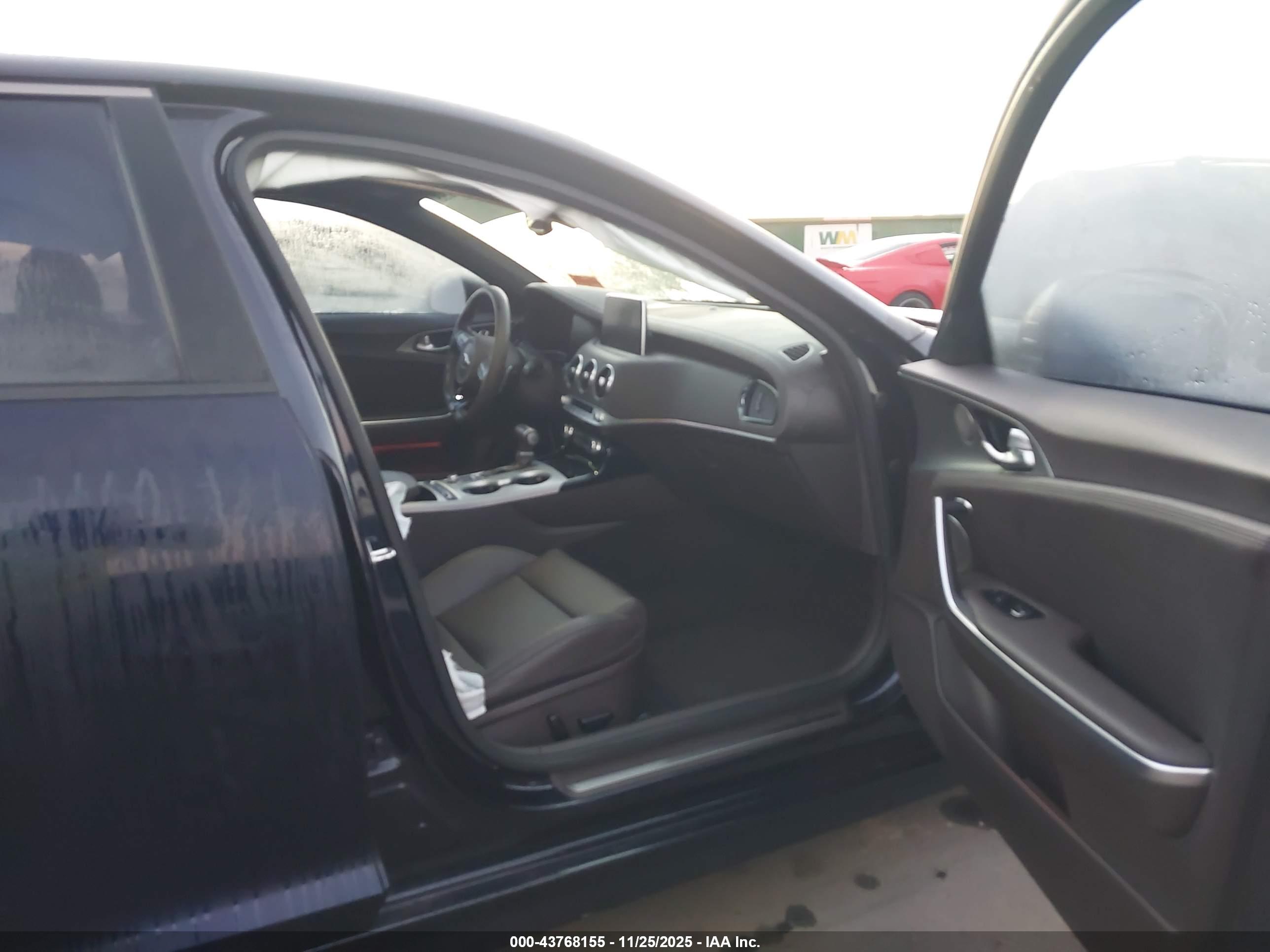 KIA STINGER image 5