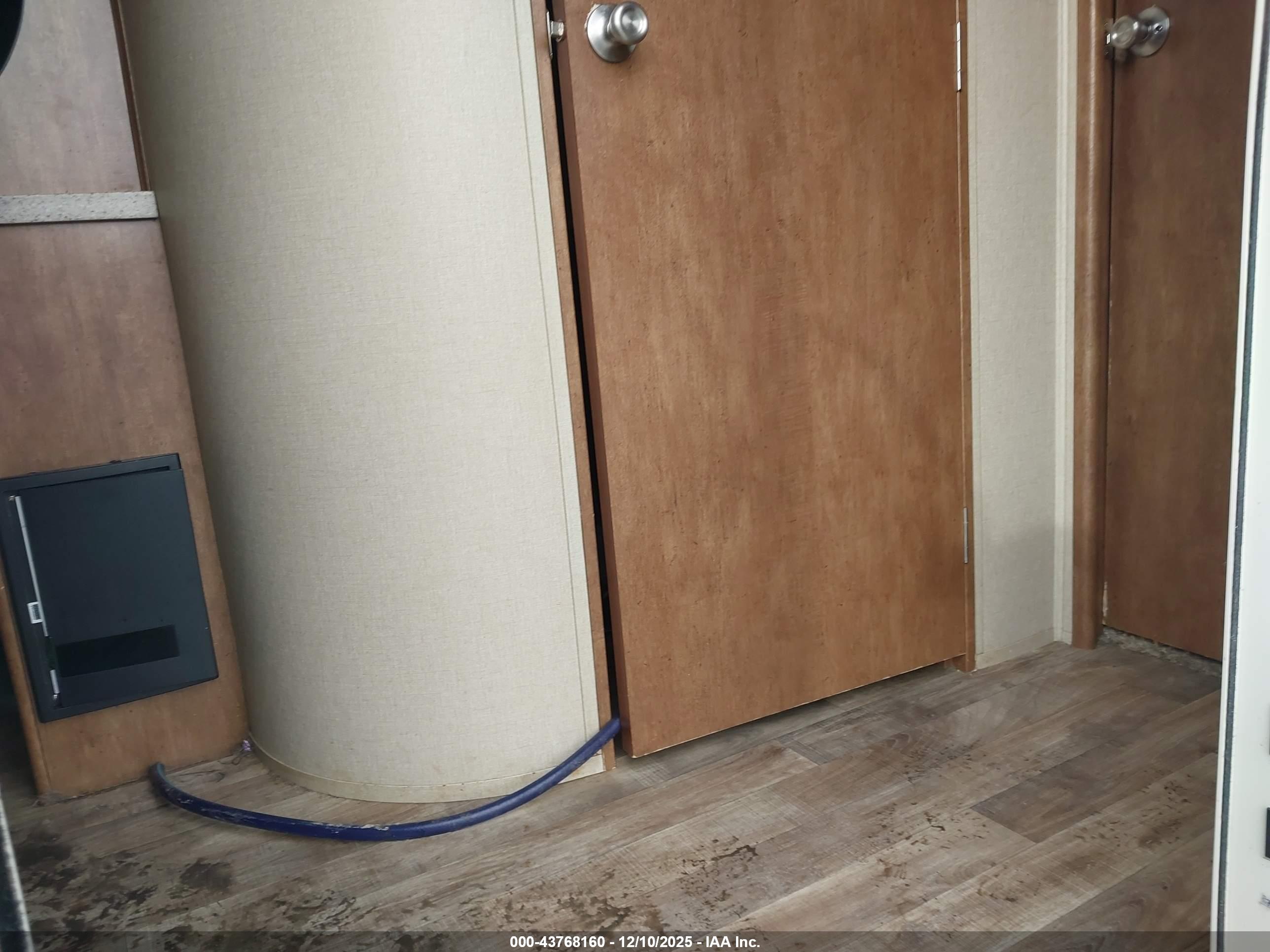GRAND DESIGN image 8