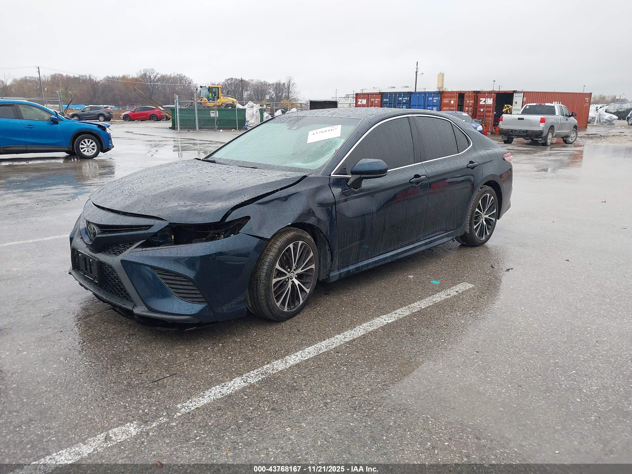 TOYOTA CAMRY image 2