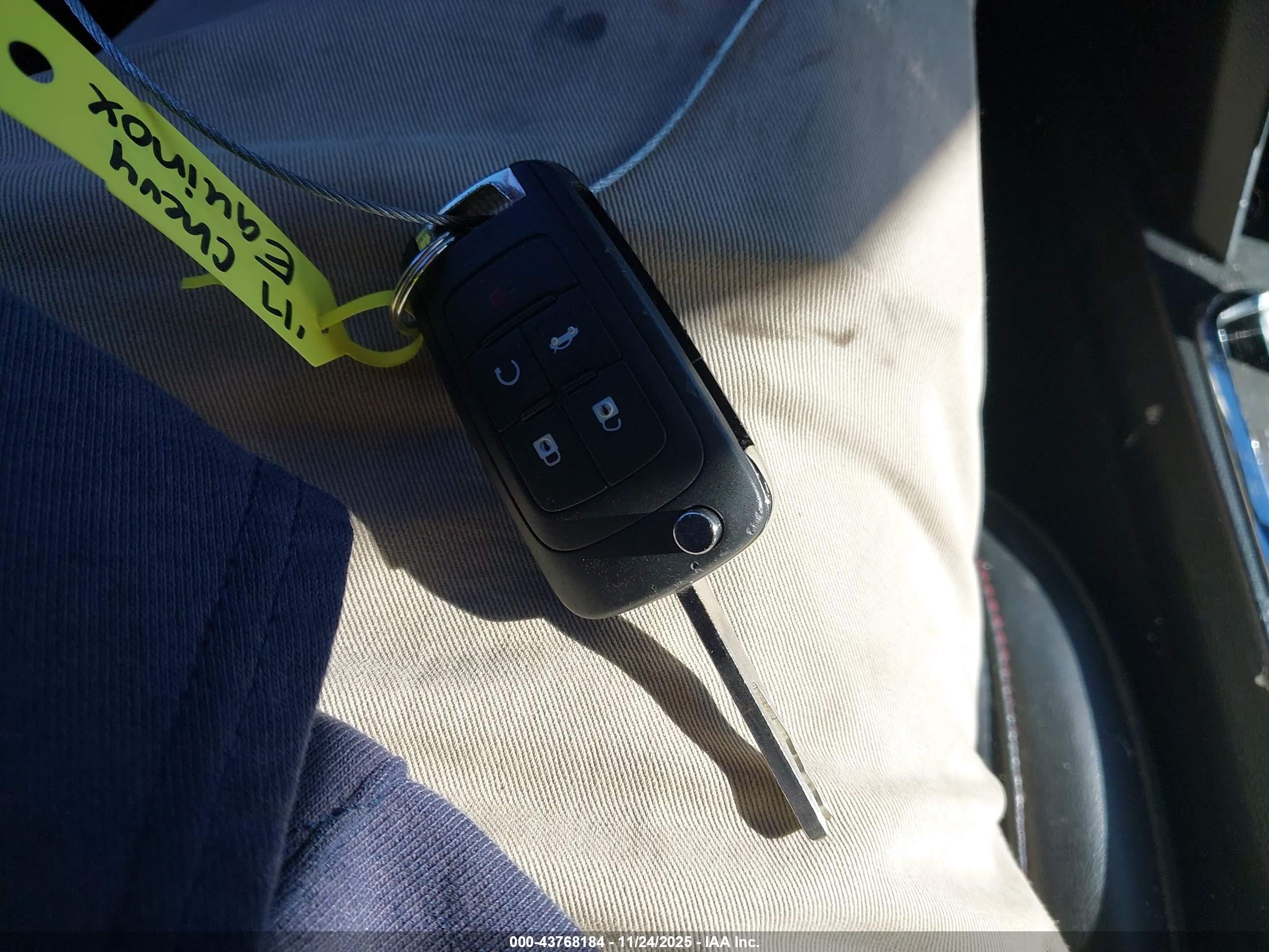 CHEVROLET EQUINOX image 11