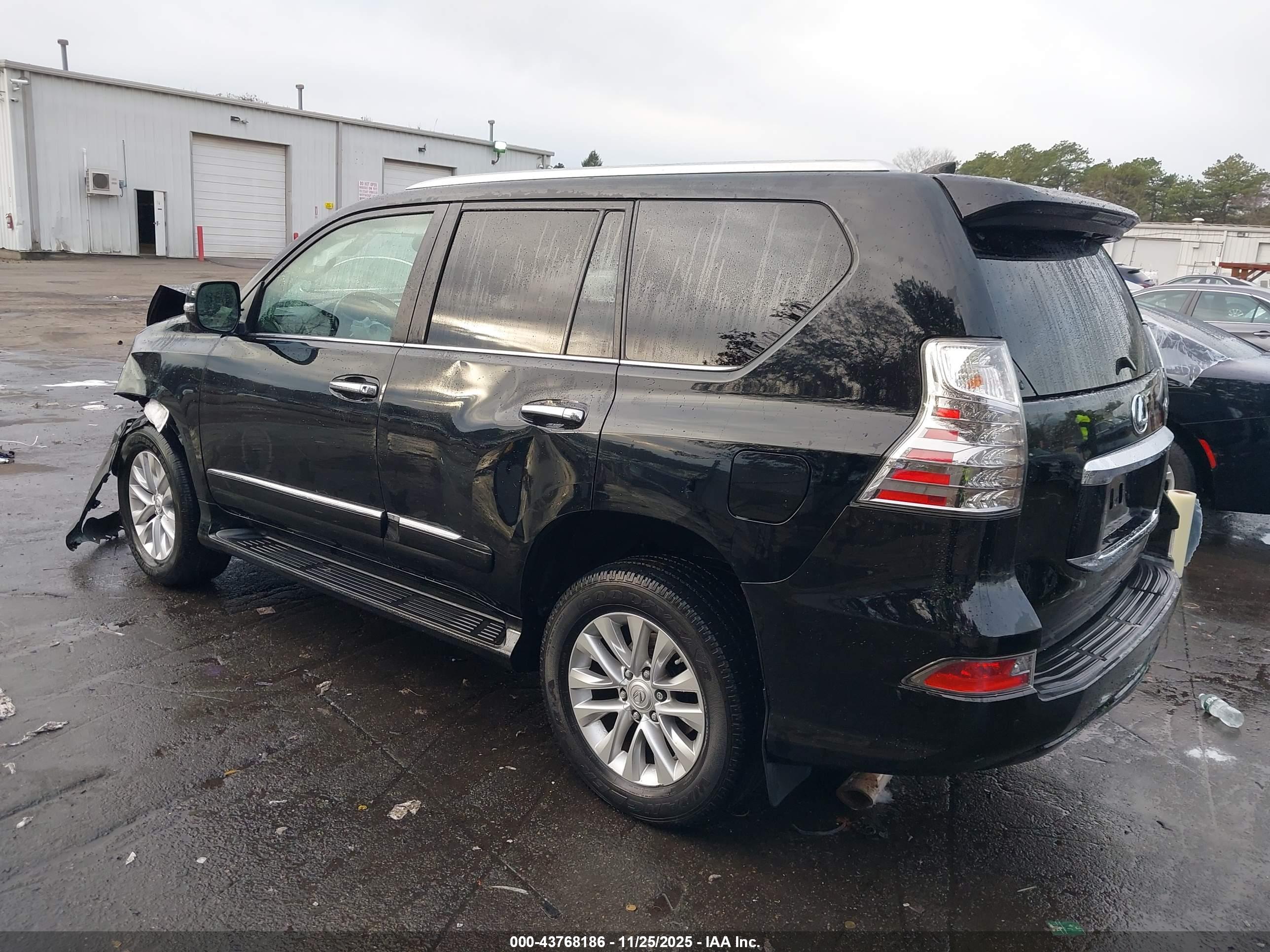 LEXUS GX image 3