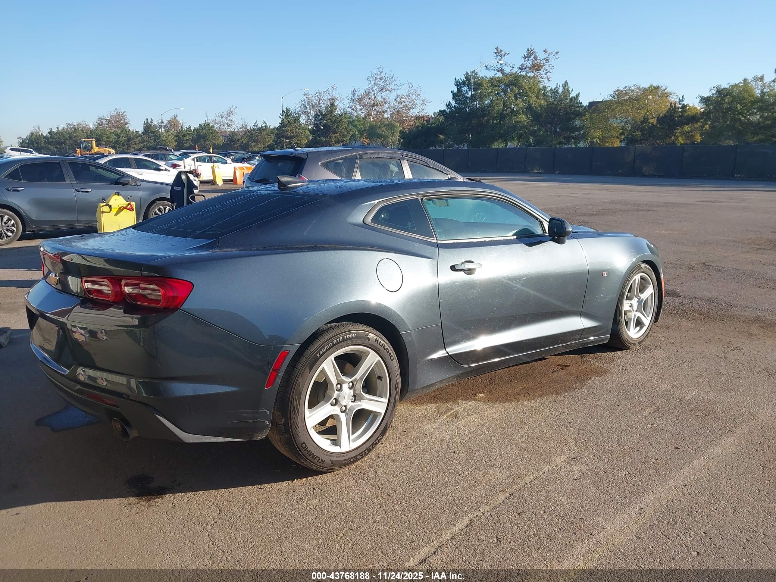CHEVROLET CAMARO image 4
