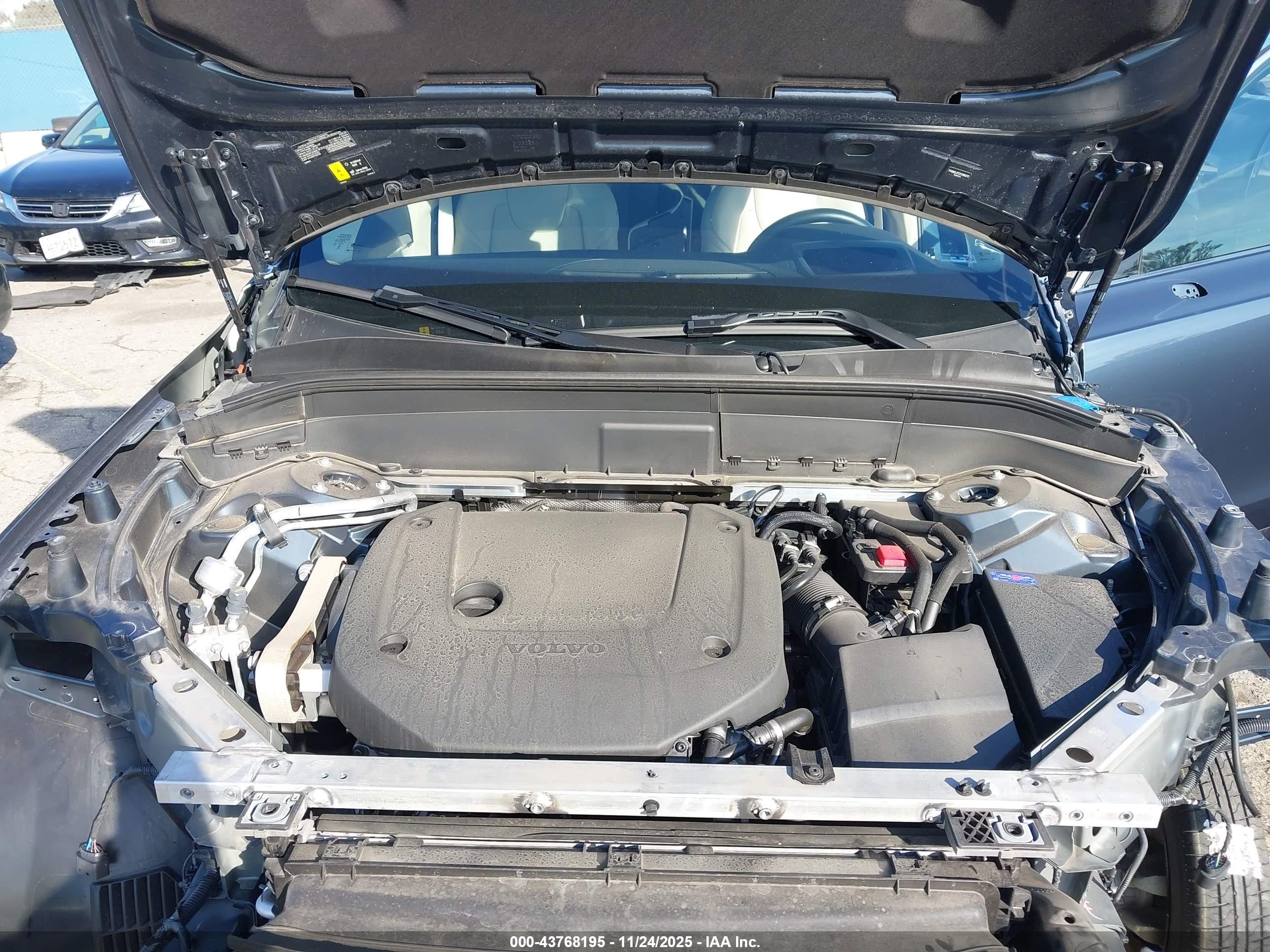 VOLVO XC90 image 10