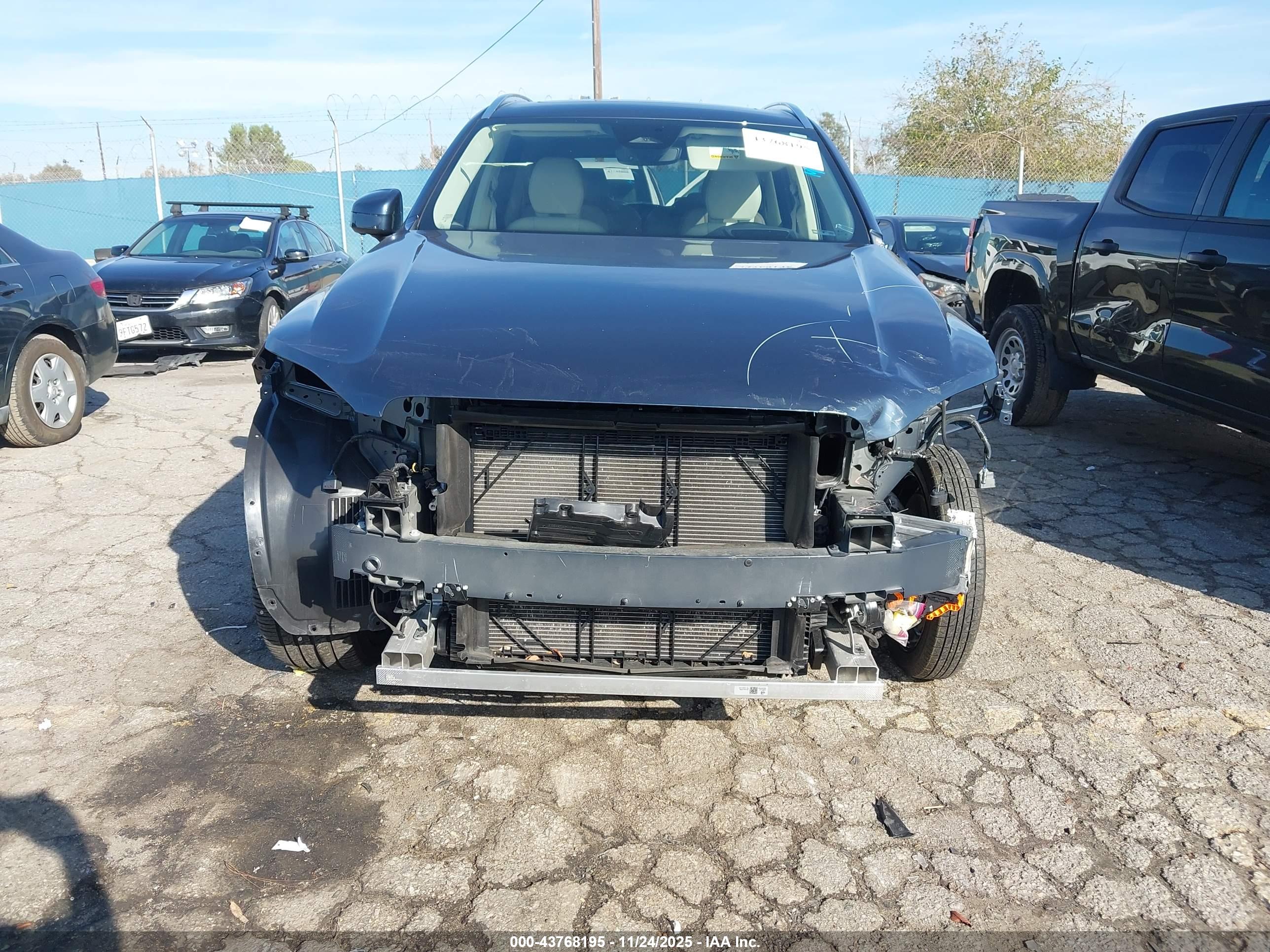 VOLVO XC90 image 6