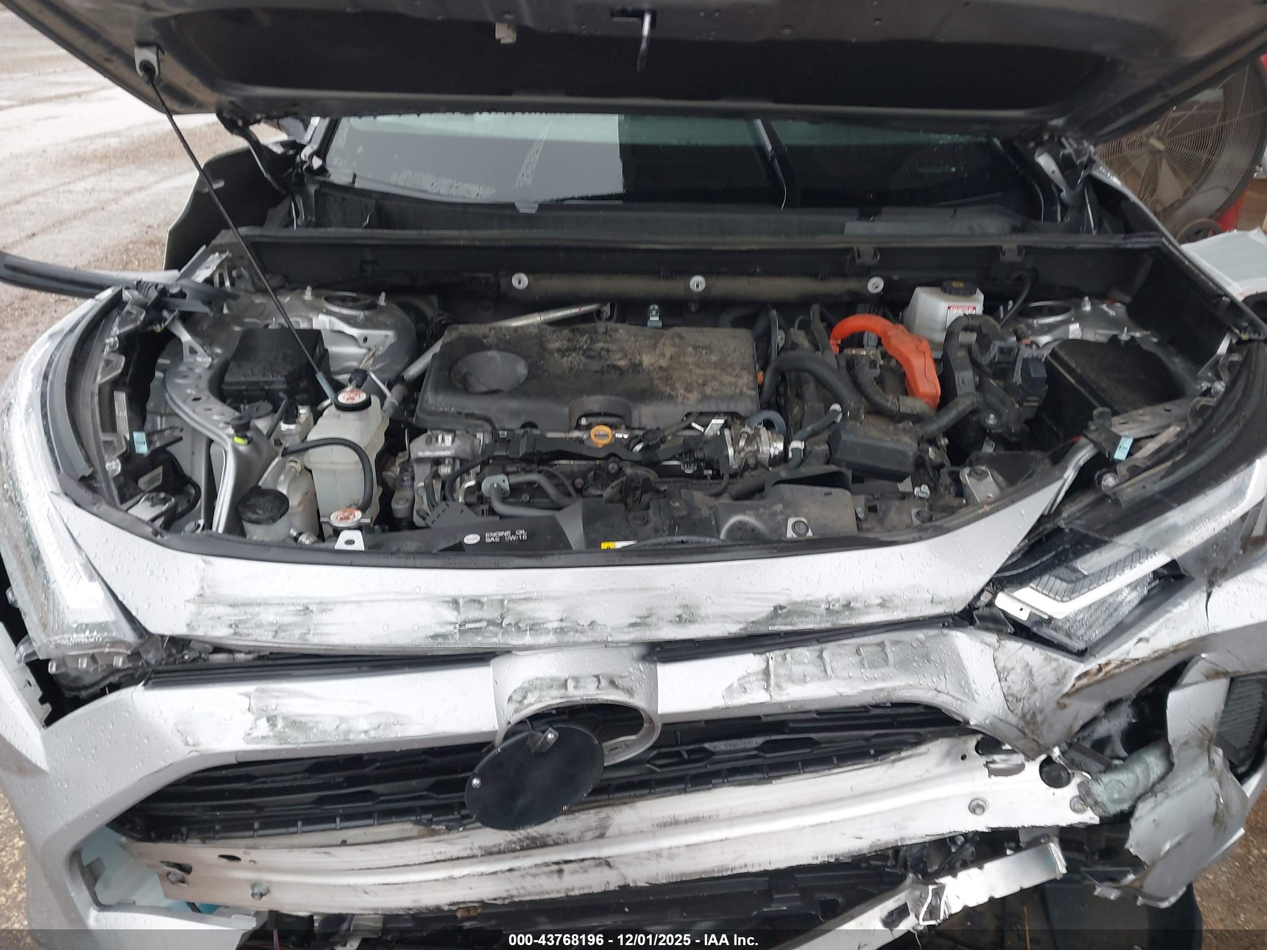 TOYOTA RAV4 image 10