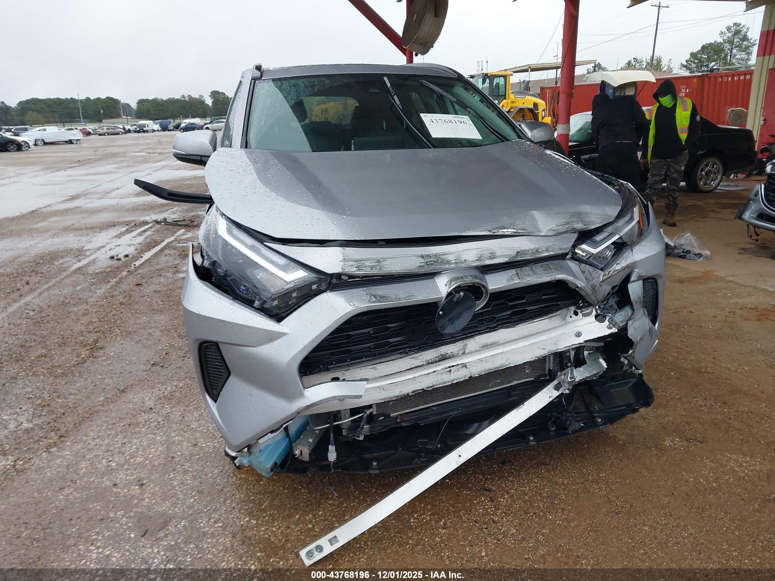 TOYOTA RAV4 image 6